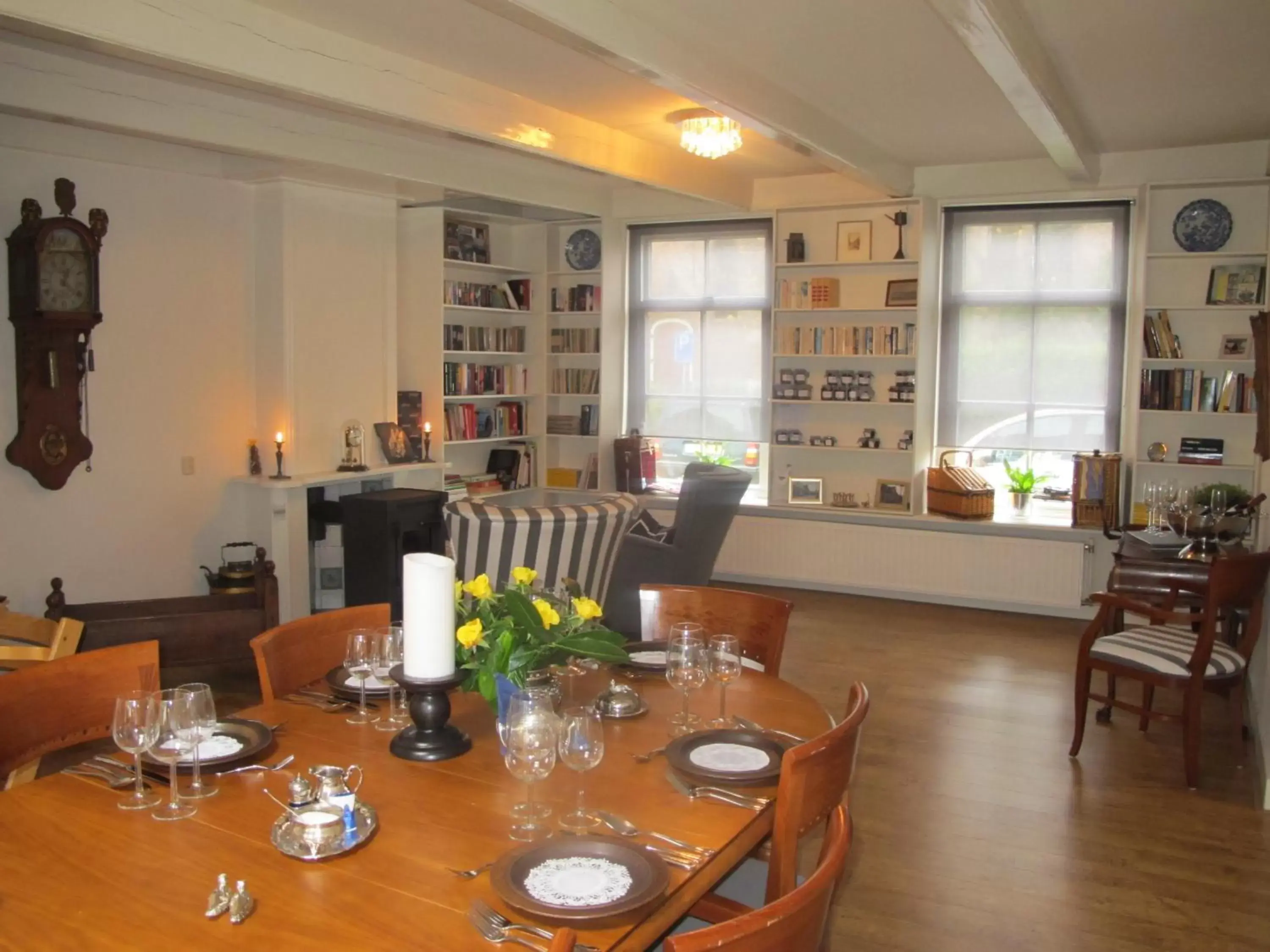 Dining area, Restaurant/Places to Eat in De Thuiskamer in Grou als B&B of Vakantiehuis