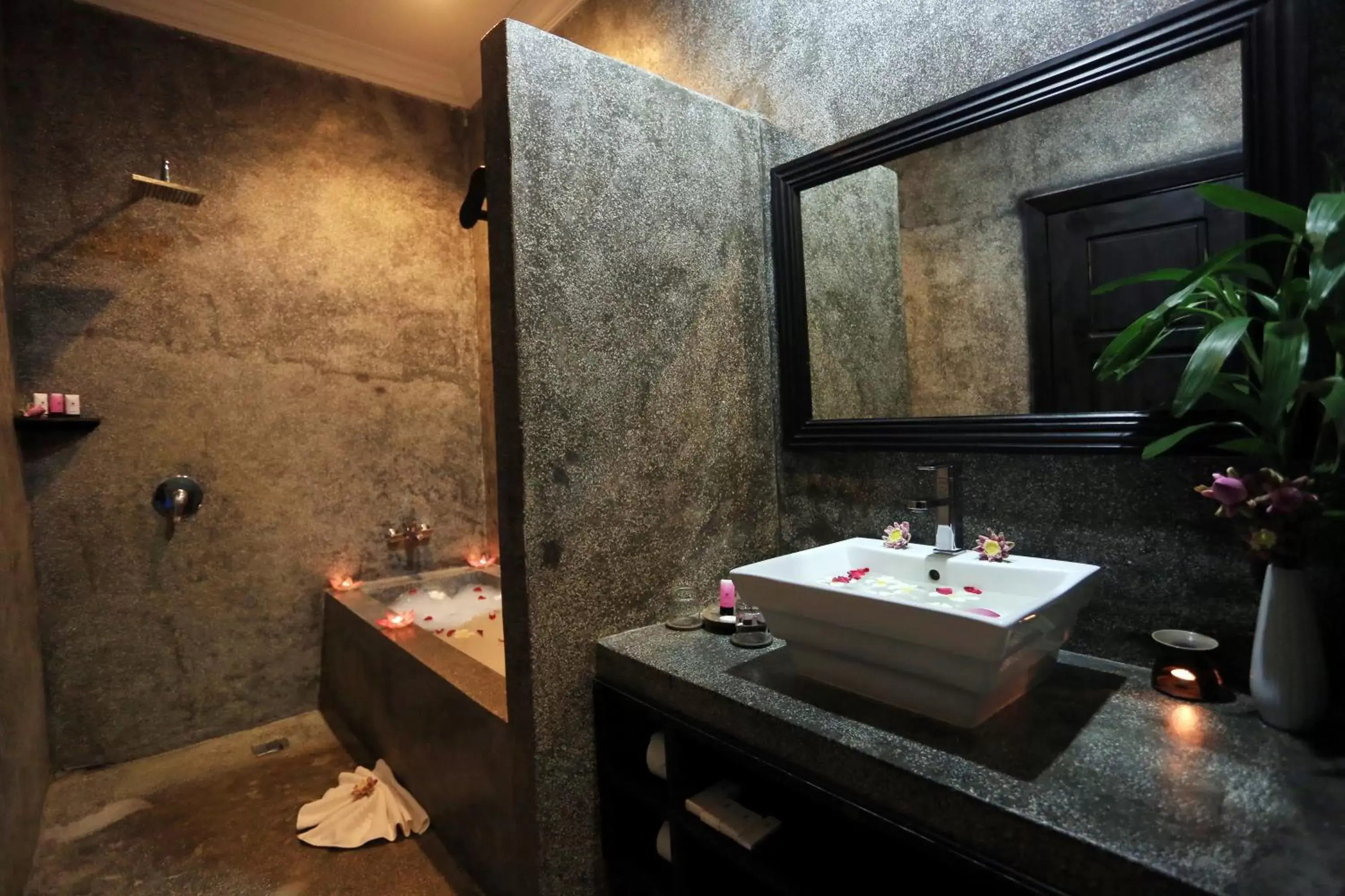 Bathroom in Khmer Mansion Boutique Hotel