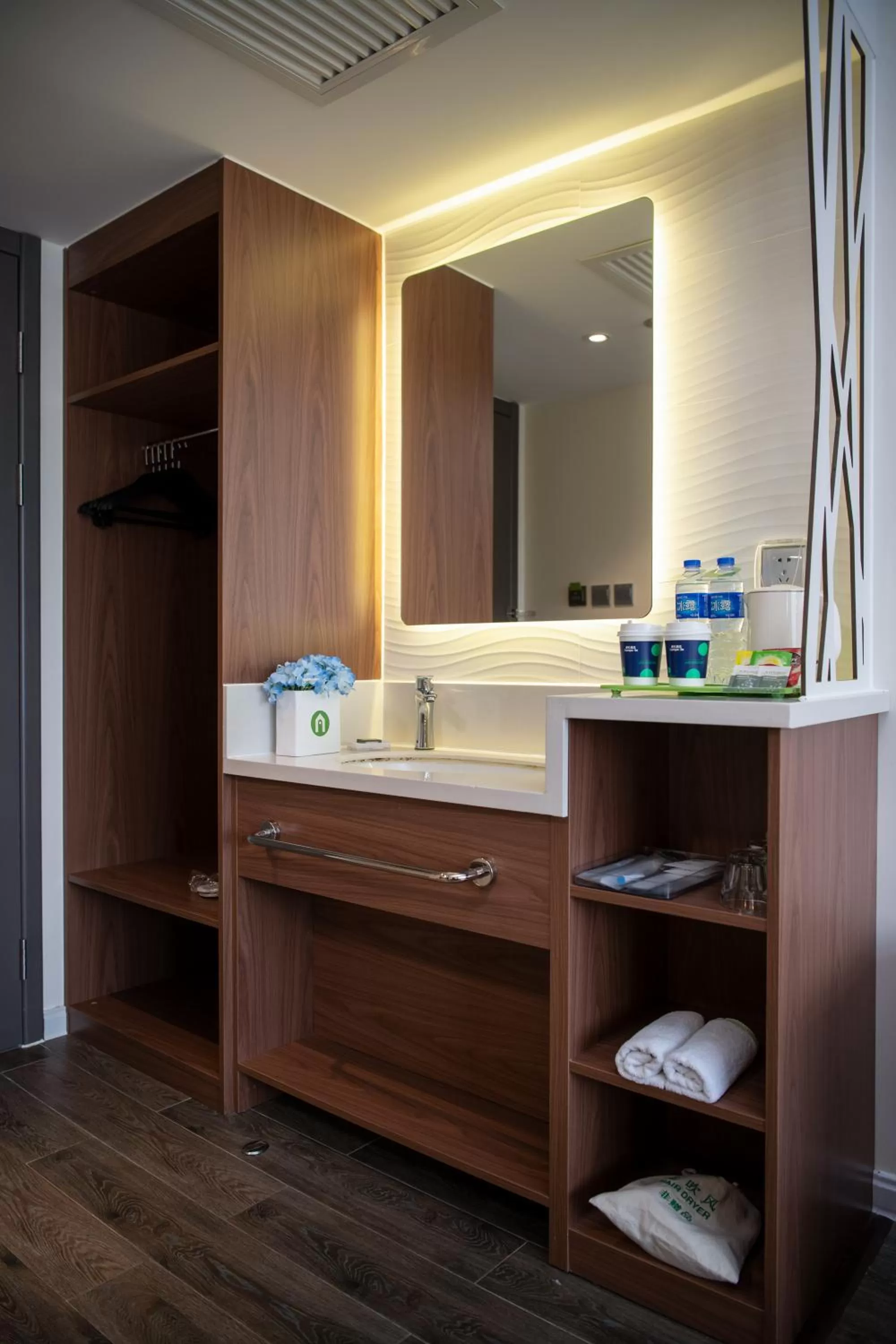 towels in Campanile Xi'an Bell Tower Huimin Street