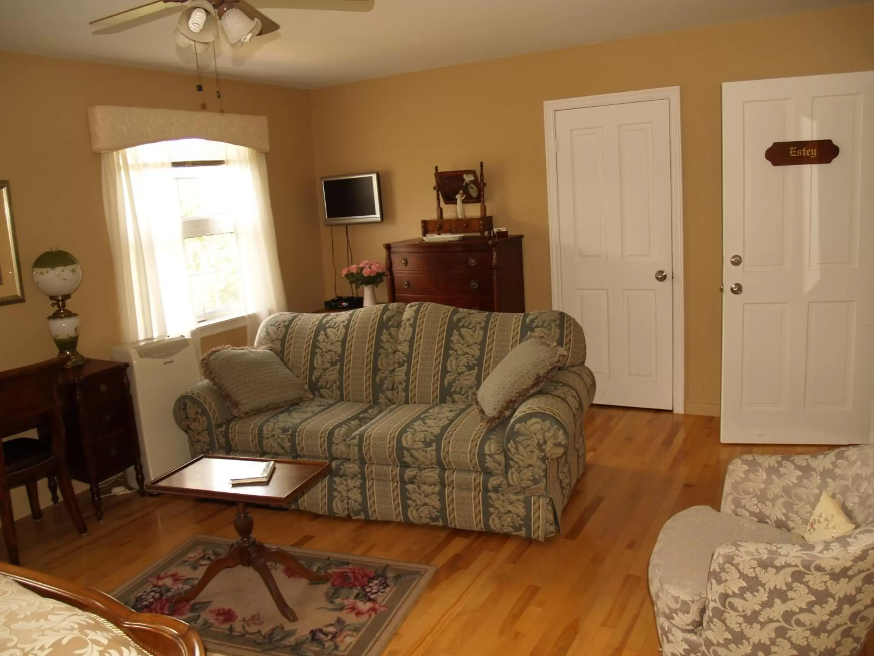 Seating Area in Bakers Chest B&B