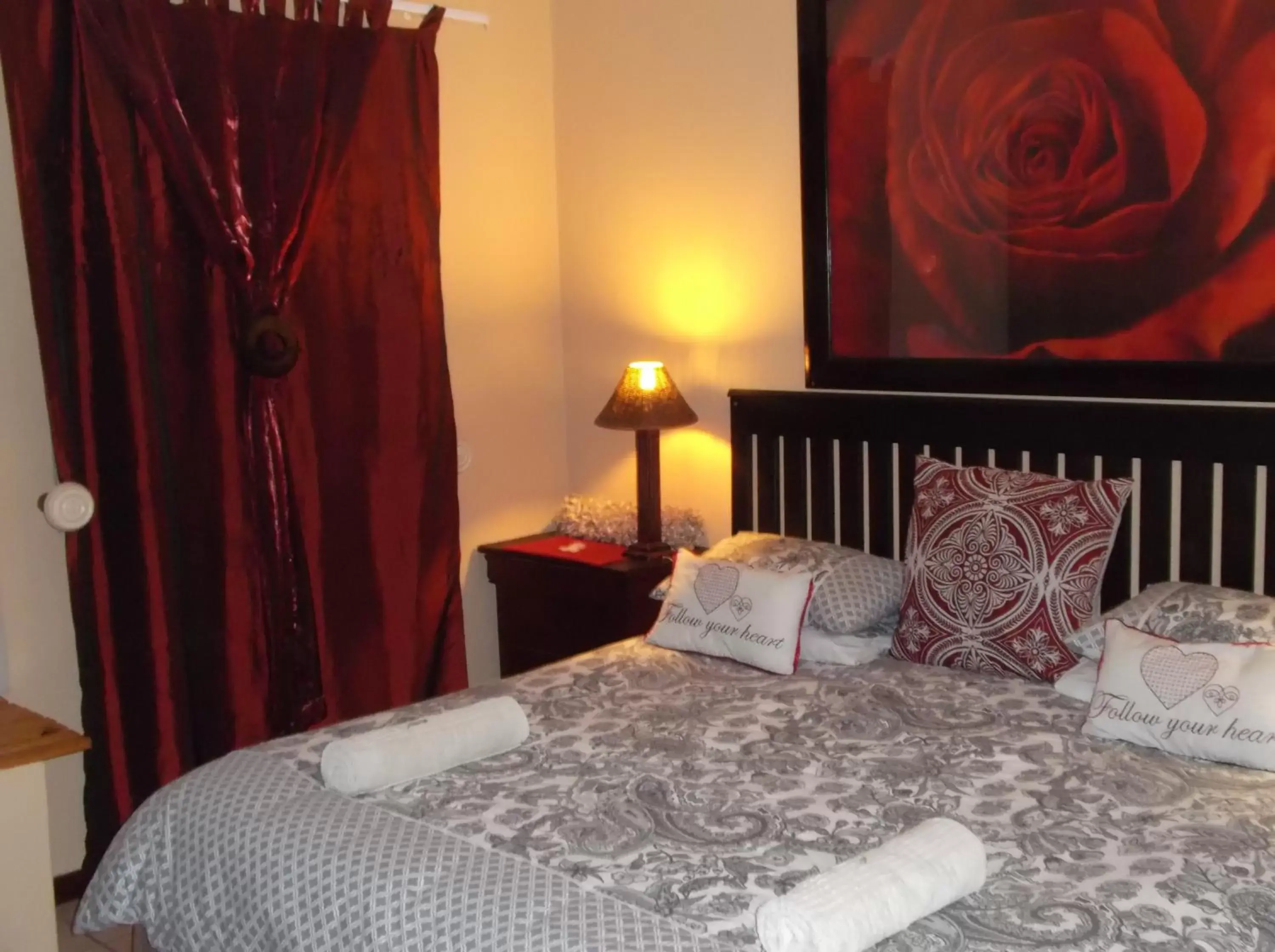 Bedroom, Bed in Old Mill Lodge, Seasonal Working Ostrich Farm & Restaurant, Oudtshoorn