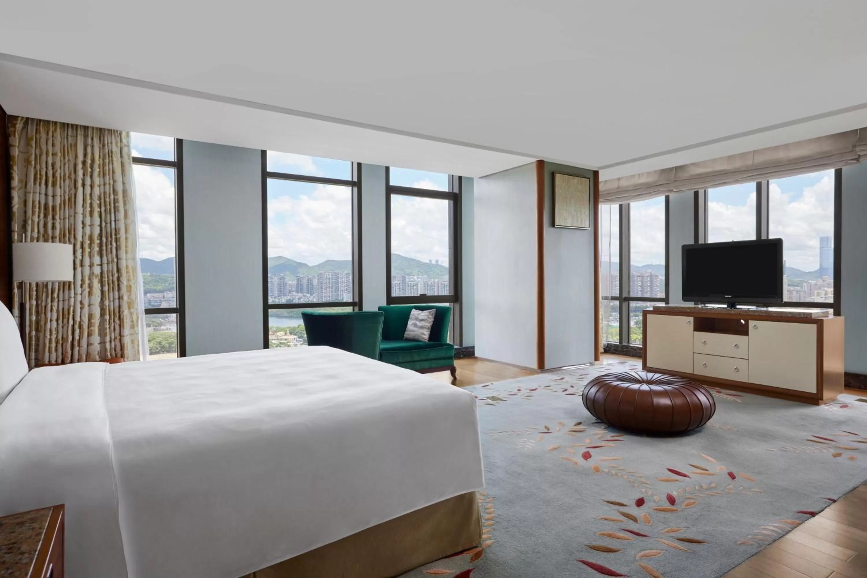 Bedroom, Bed in JW Marriott Hotel Shenzhen