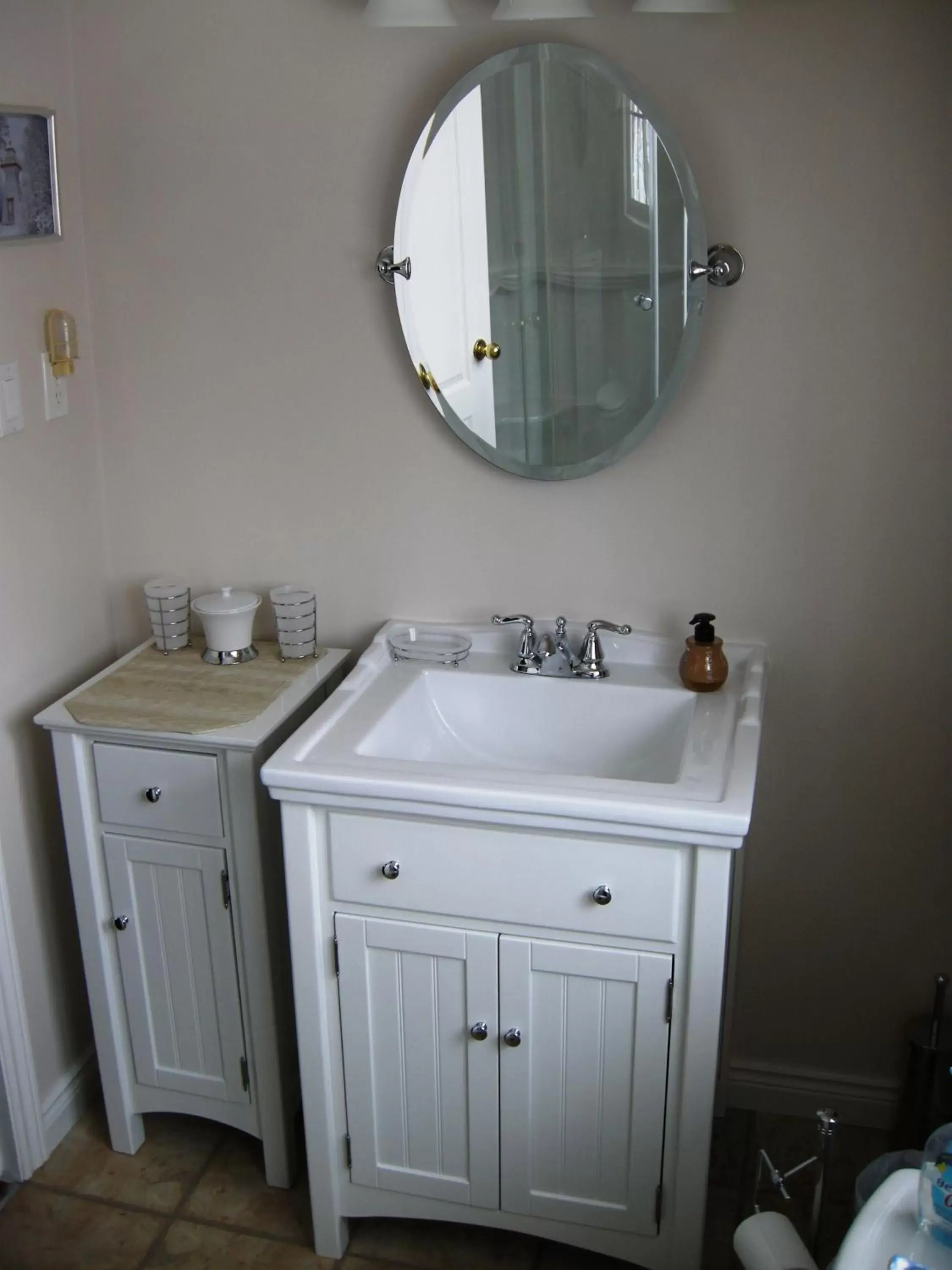 Bathroom in Tucked Inn the Harbour B&B