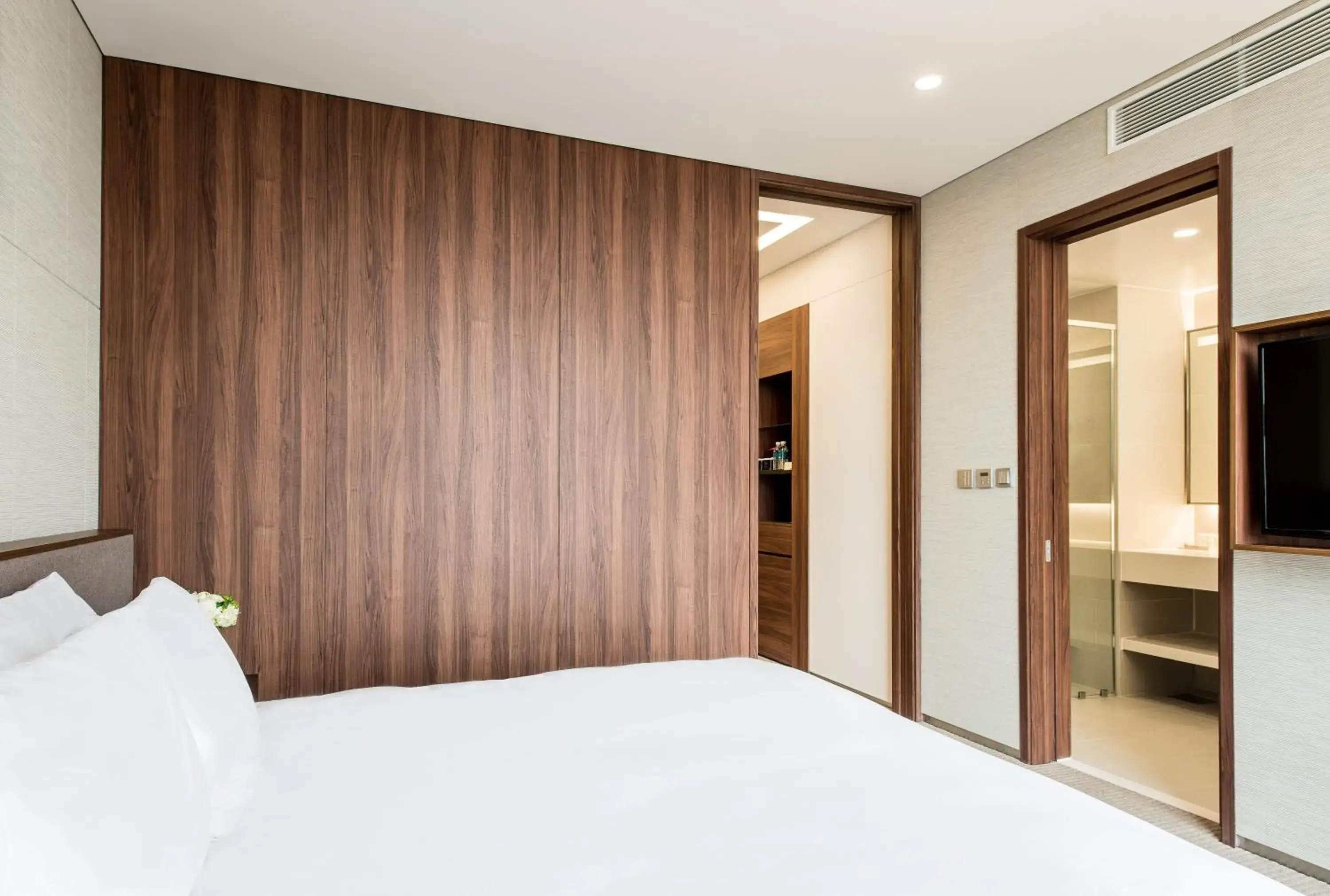 Bedroom, Bed in Ramada by Wyndham Incheon