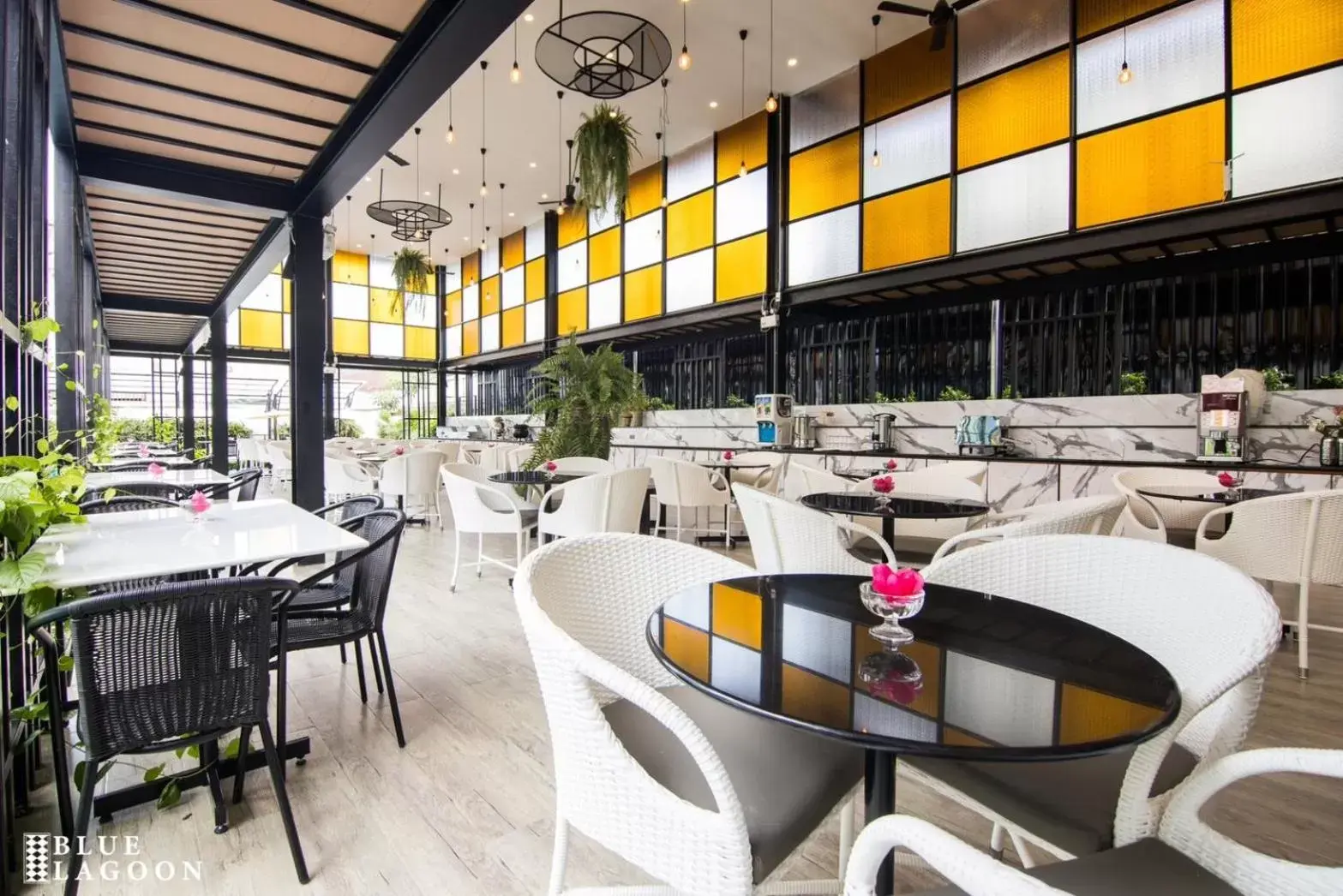 Restaurant/places to eat in Blue Lagoon Hotel Restaurant/places to eat in Blue Lagoon Hotel