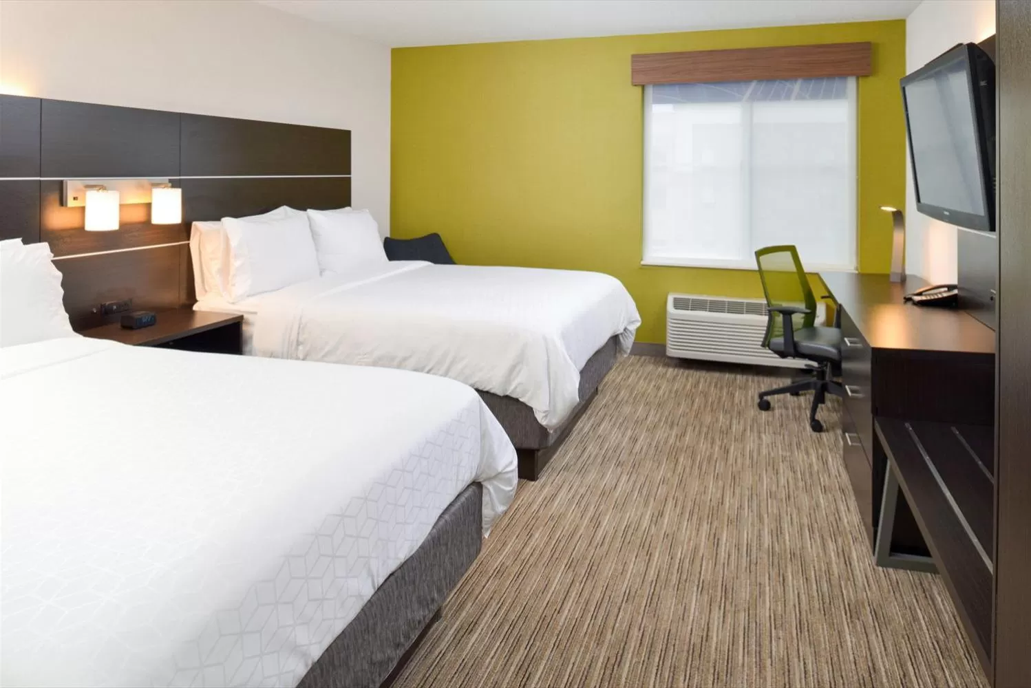Bedroom, Bed in Holiday Inn Express Wixom by IHG