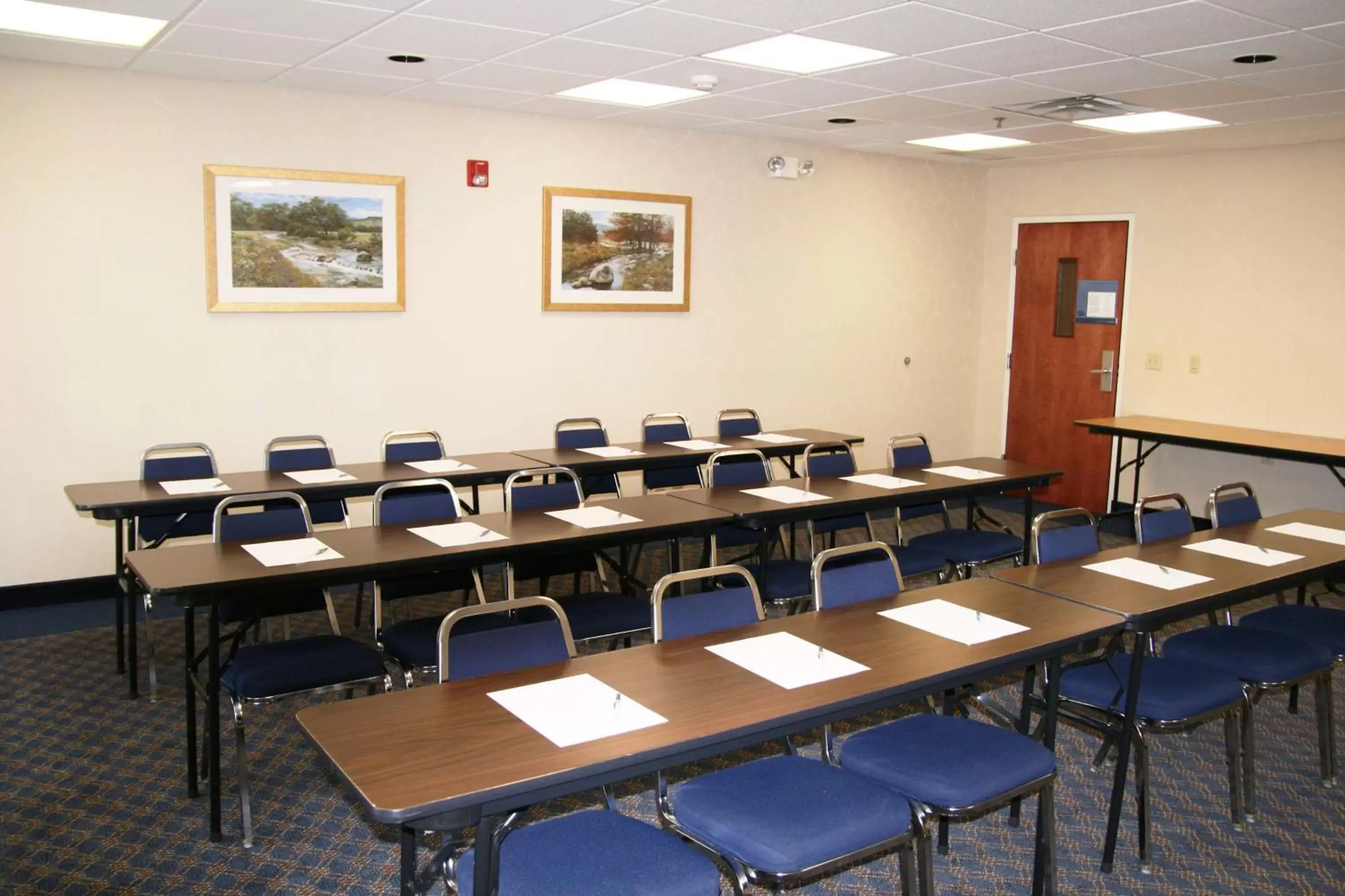 Meeting/conference room in Hampton Inn Lancaster