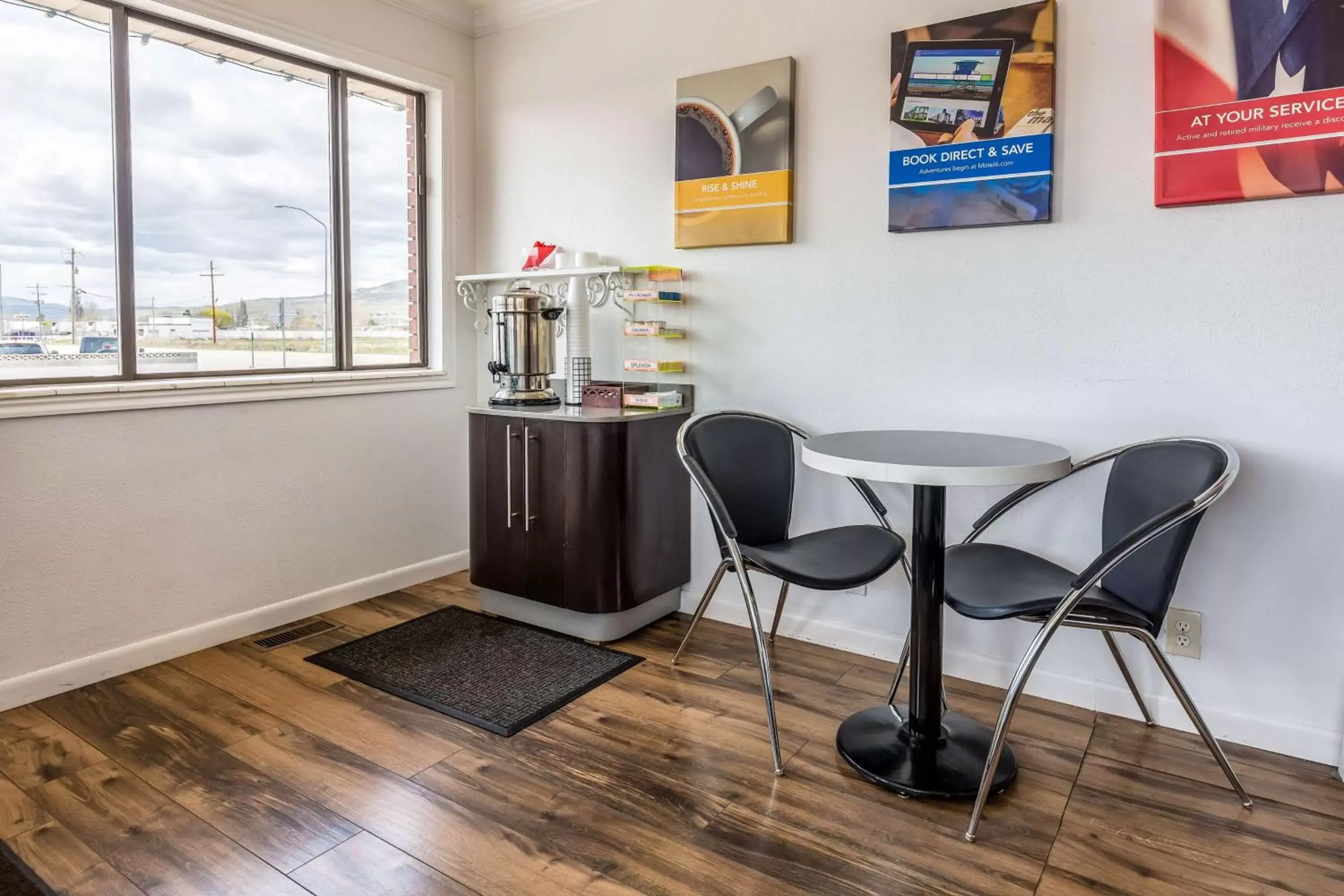 Lobby or reception in Motel 6 Tremonton, Utah Lobby or reception in Motel 6 Tremonton, Utah