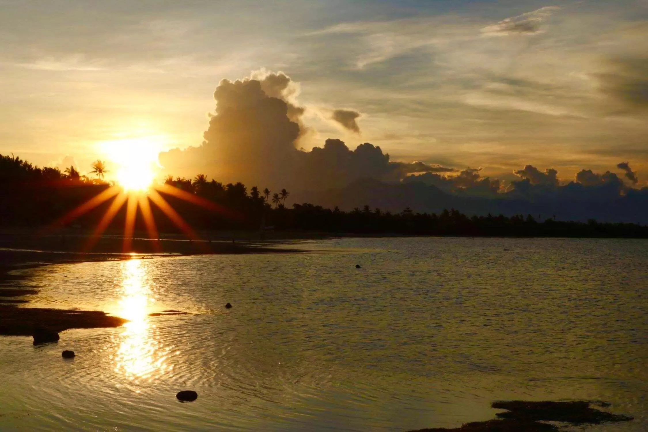 Beach in D's Oceanview Beach Resort