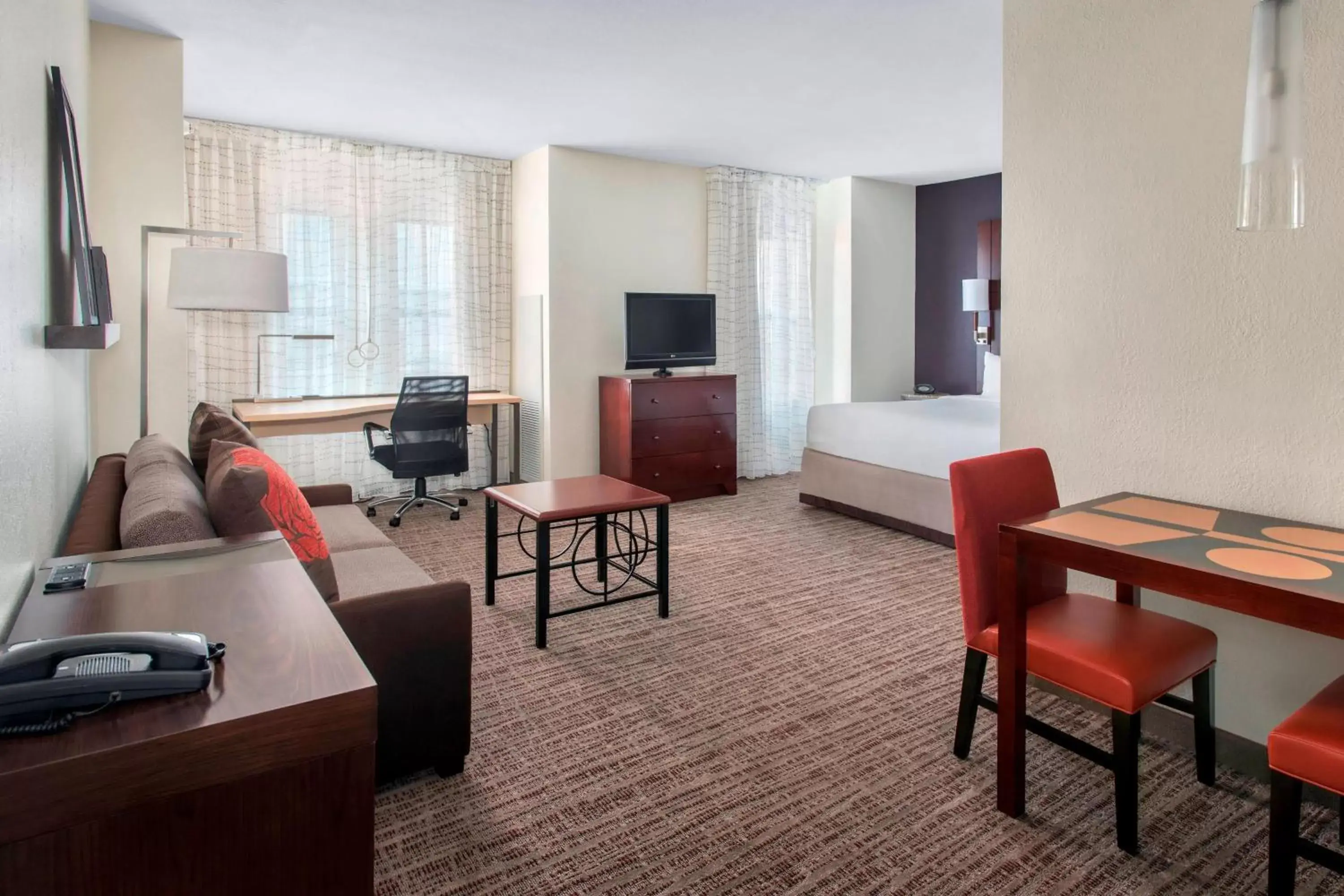 Living room, Seating Area in Residence Inn Alexandria Old Town South at Carlyle