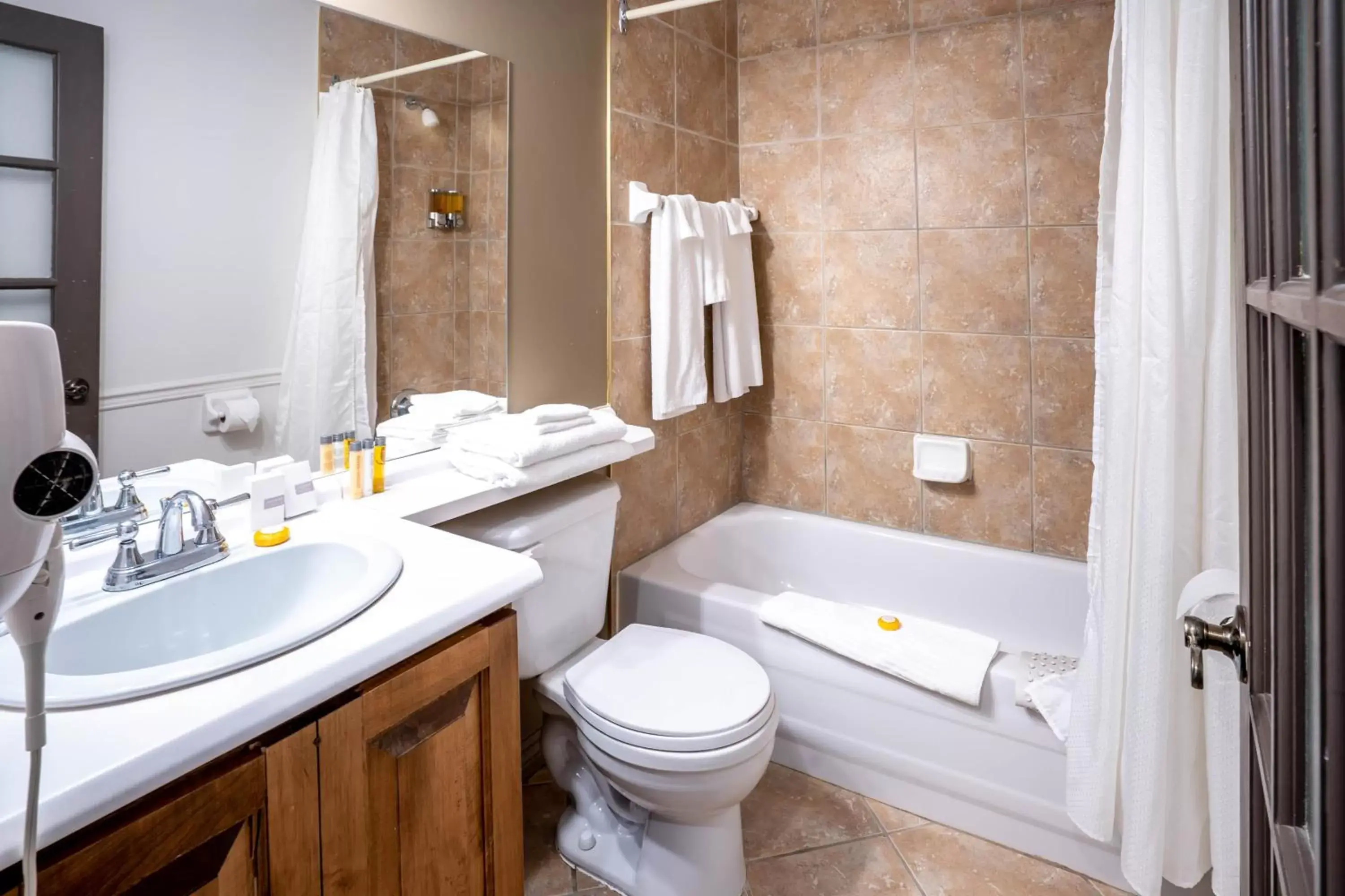 Bathroom in Hôtel Chéribourg