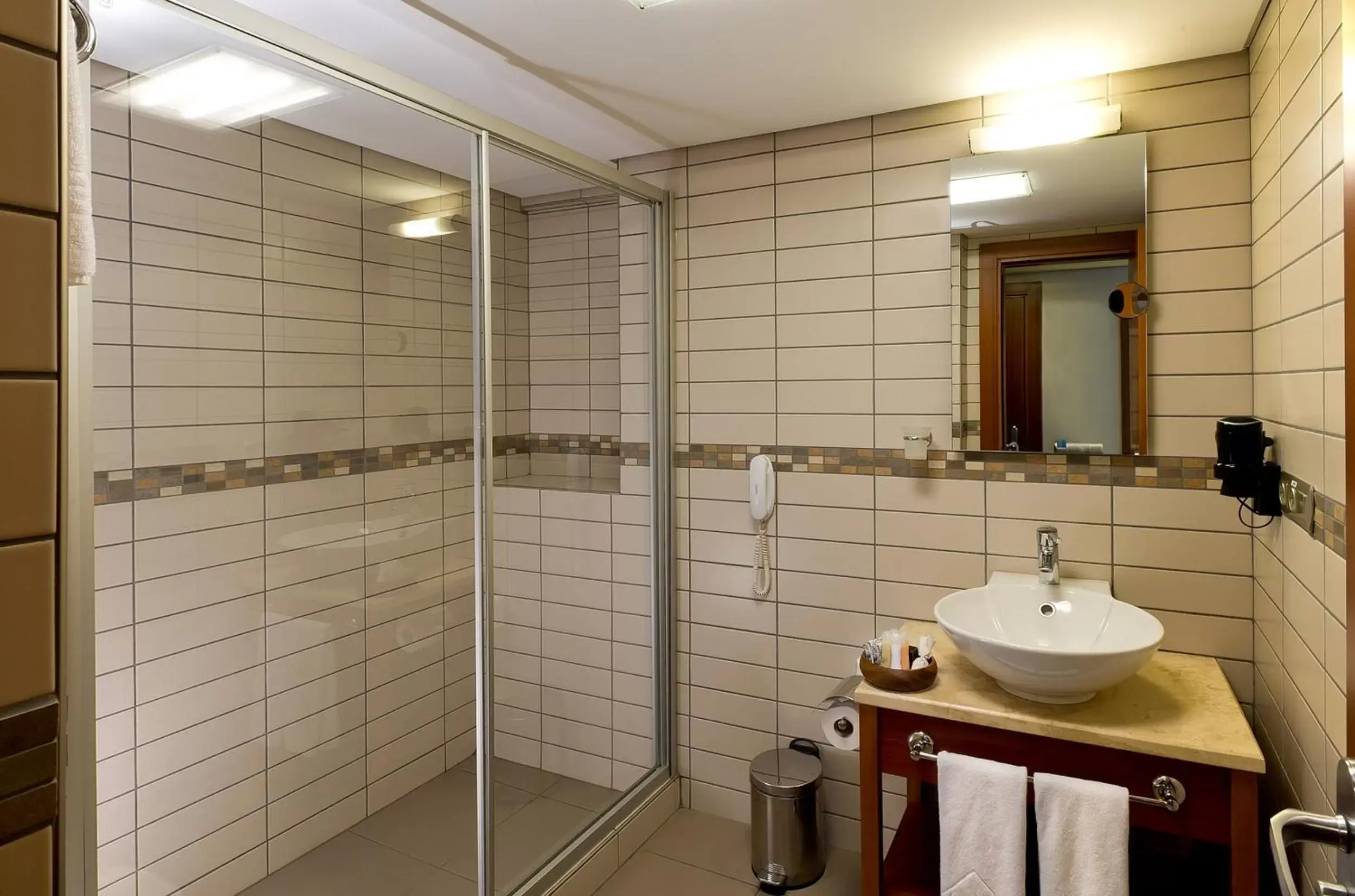 Bathroom in Istanbul Golden City Hotel