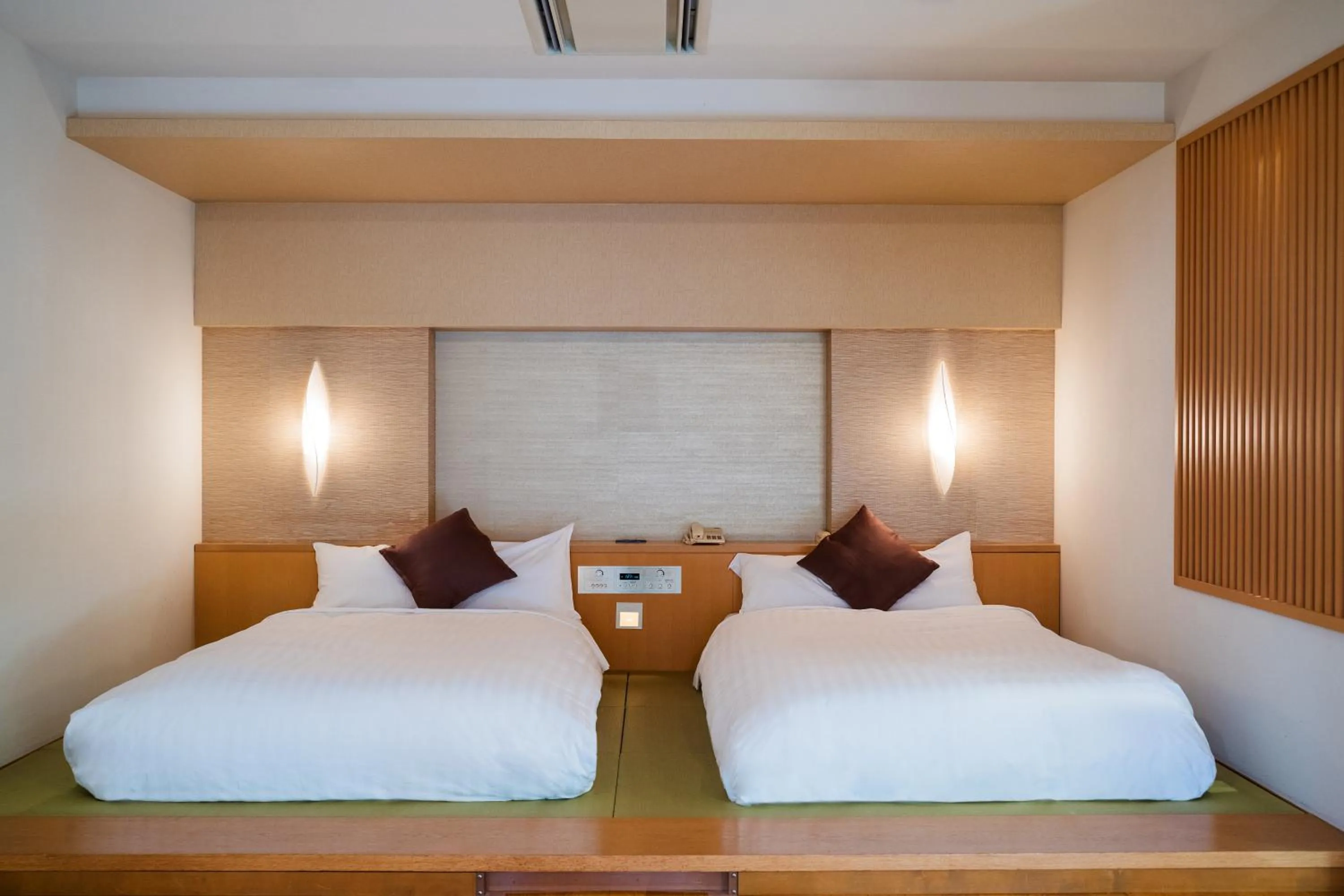 Bed in Kirishima Kokusai Hotel