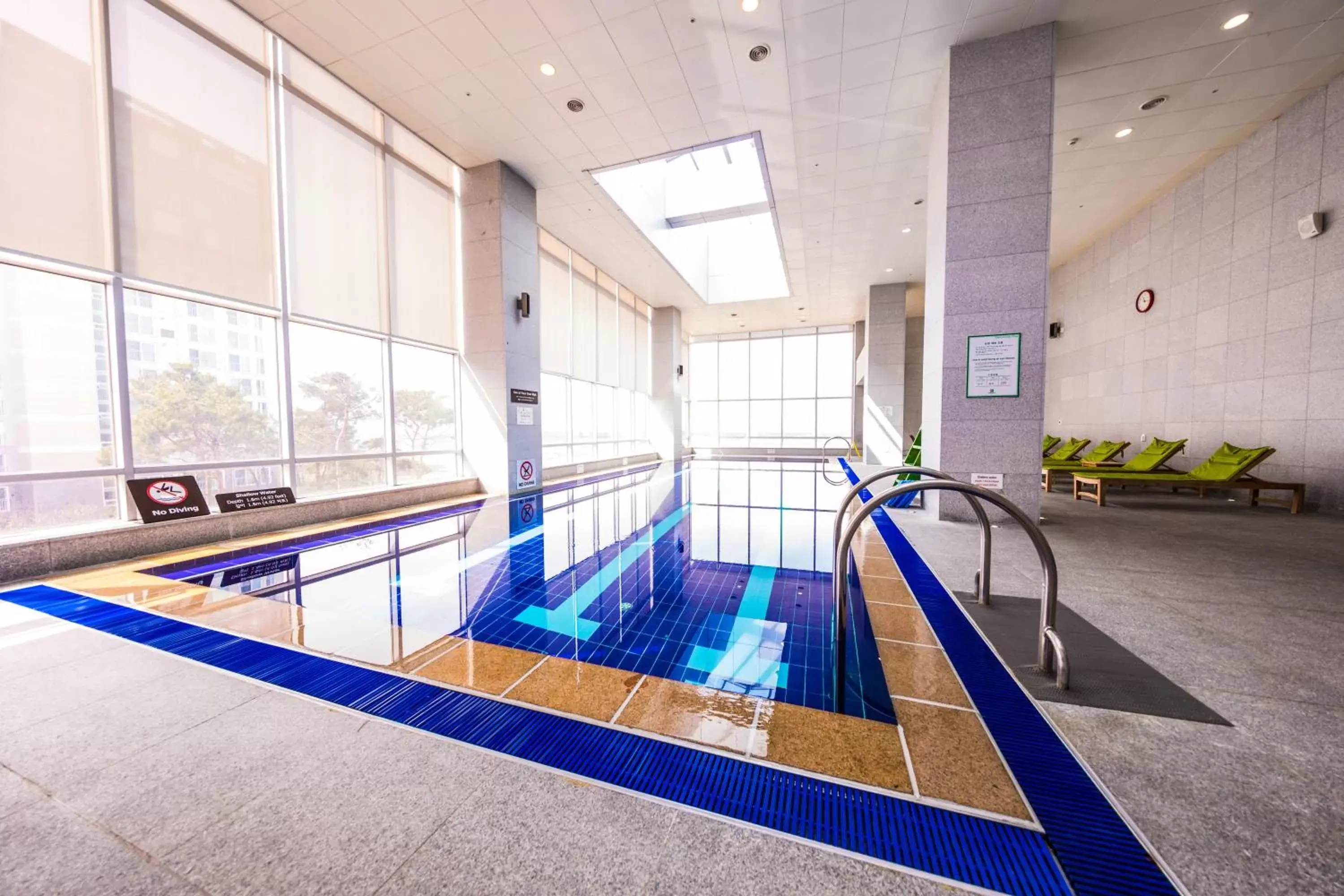 Swimming Pool in Holiday Inn Gwangju, an IHG Hotel