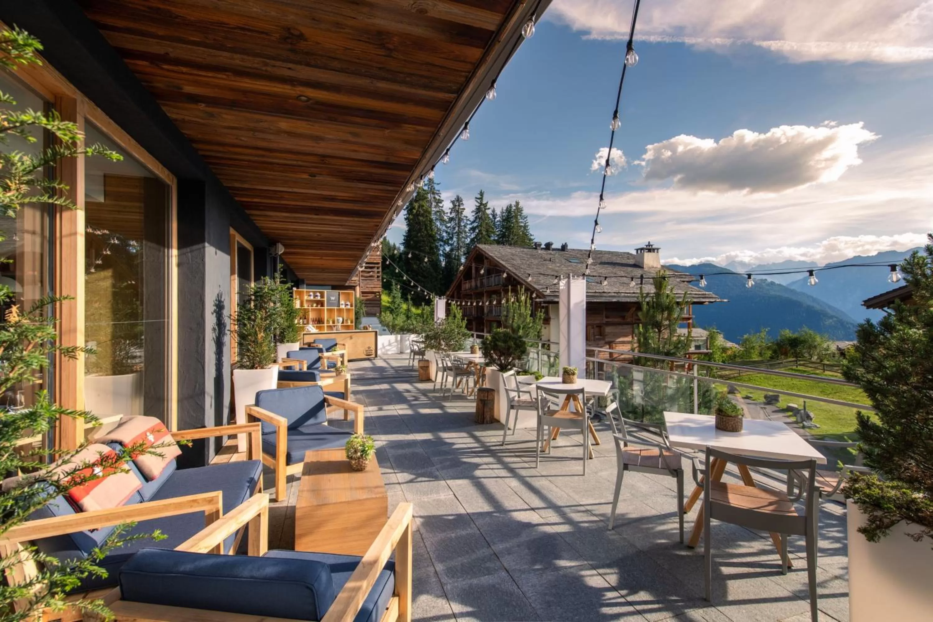 Lounge or bar in W Verbier