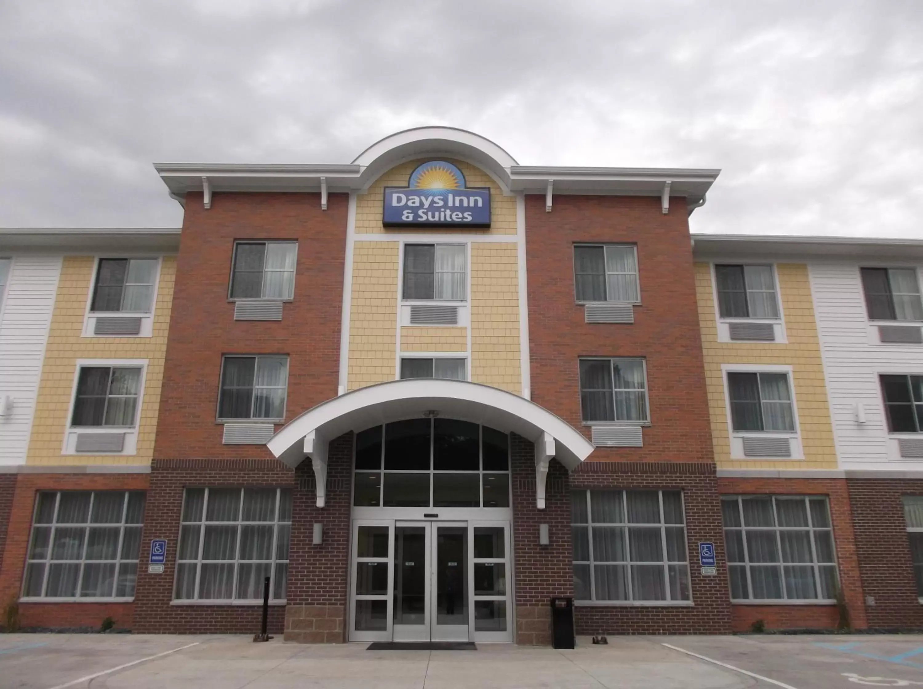 Property Building in Days Inn & Suites by Wyndham Belmont