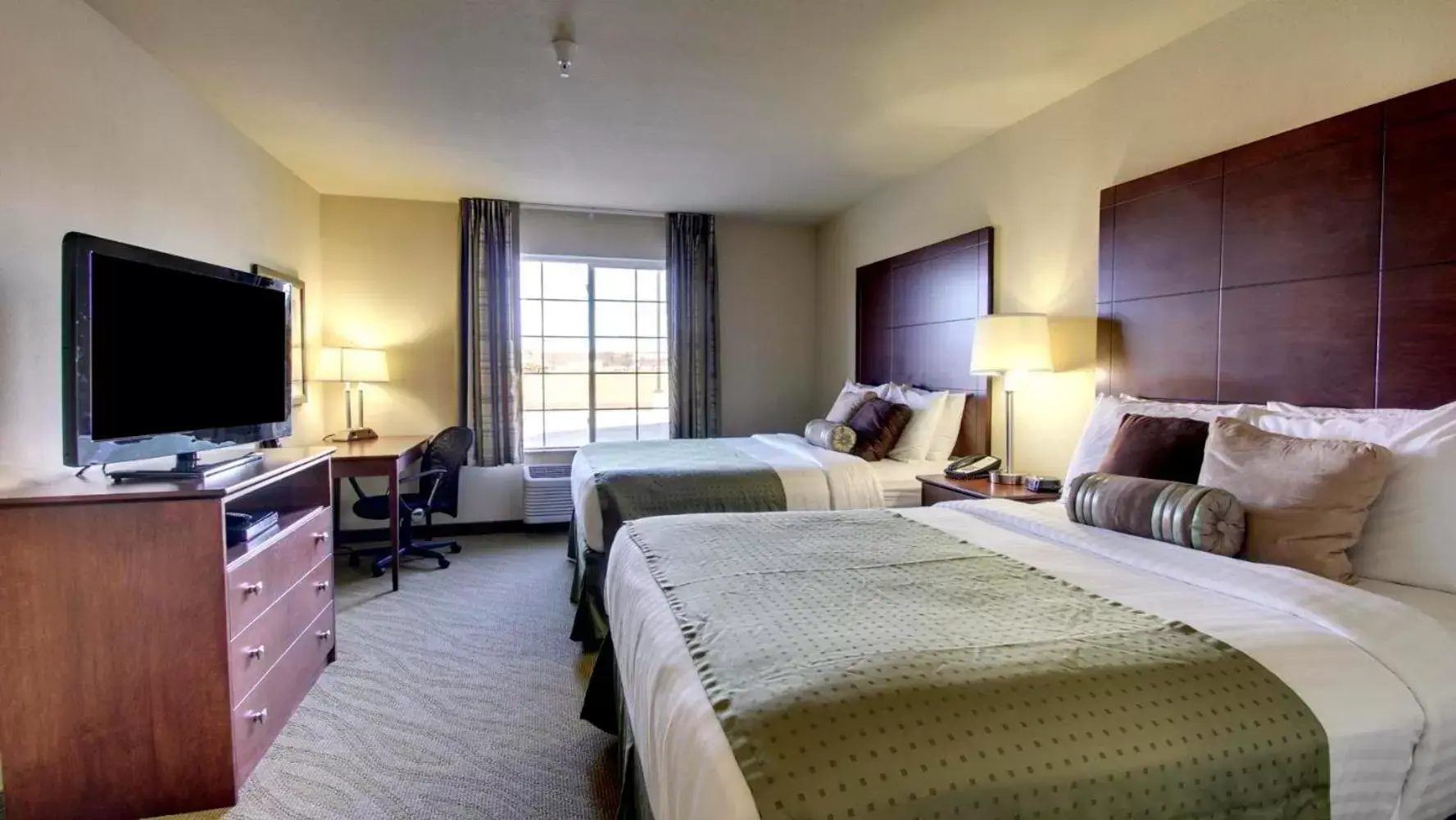 Queen Room with Two Queen Beds in Cobblestone Hotel - Wayne