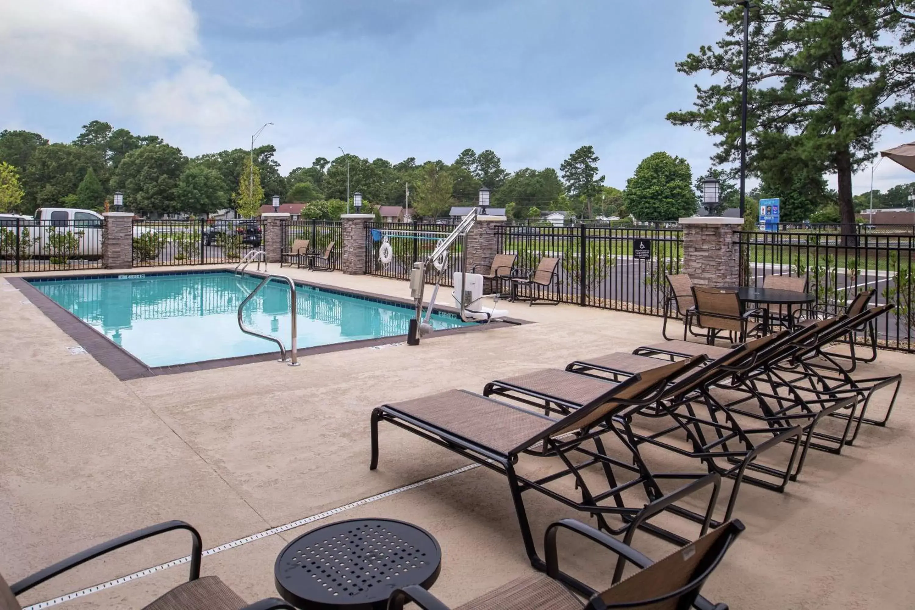 Pool view, Swimming Pool in Hampton Inn Benson