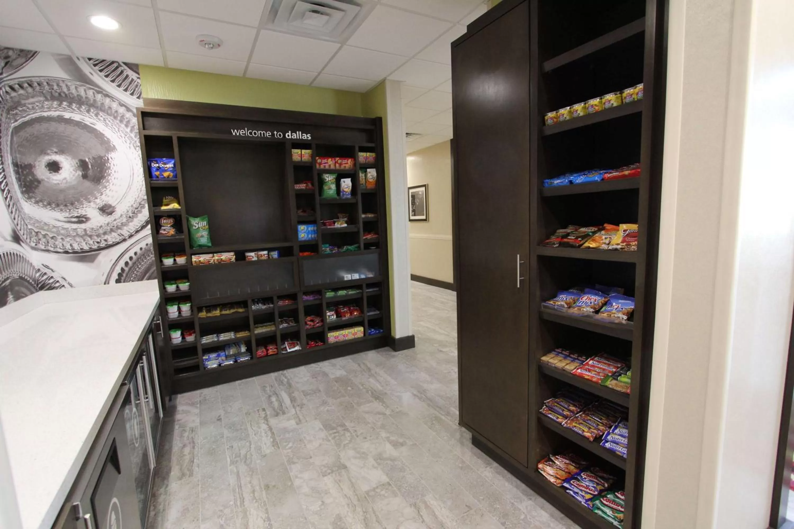 Restaurant/places to eat in Hampton Inn & Suites Dallas Market Center