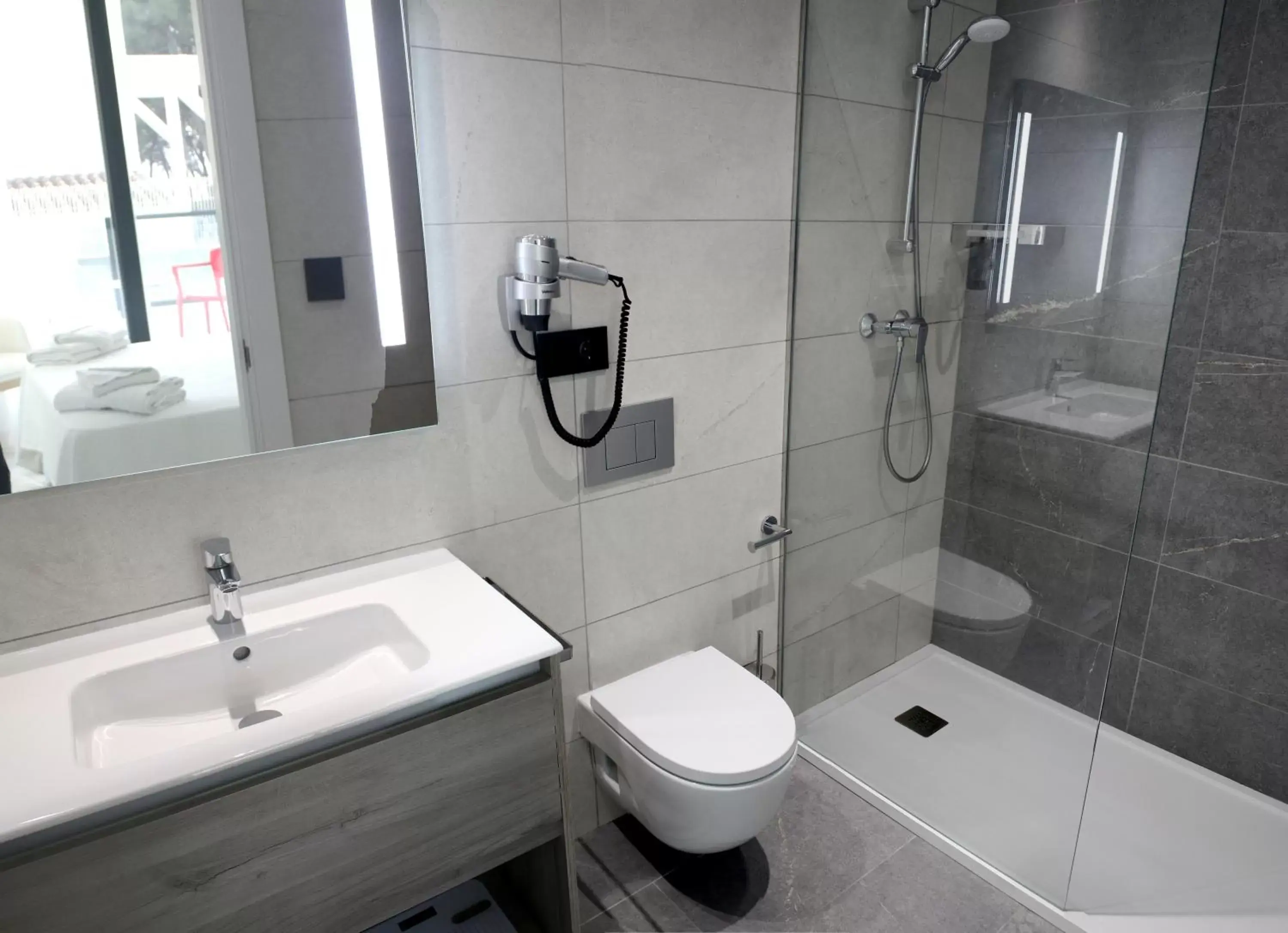 Bathroom in AZAHAR BEACH Apartments & Spa