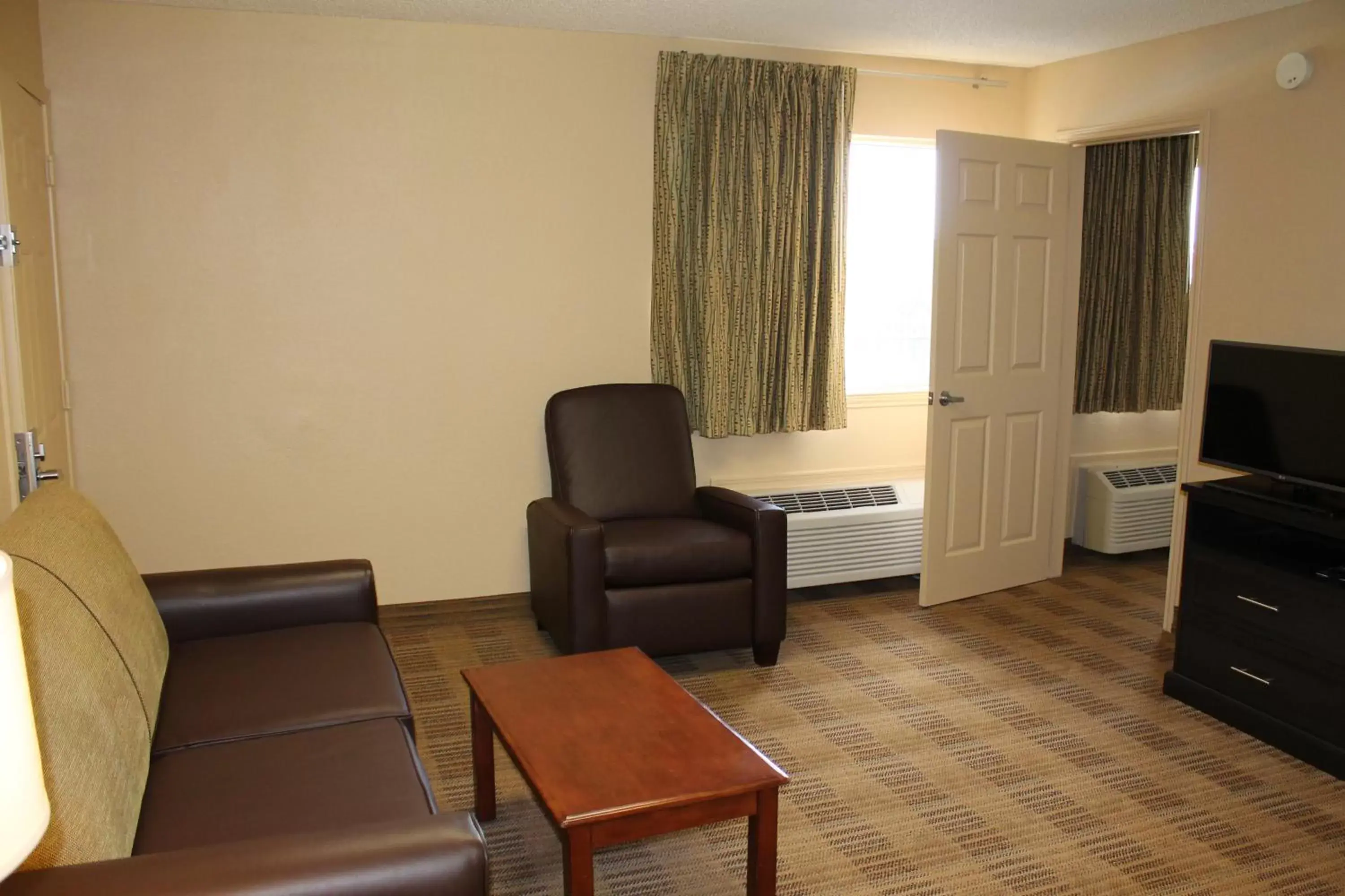 Living room, Seating Area in Extended Stay America Suites - Houston - Sugar Land