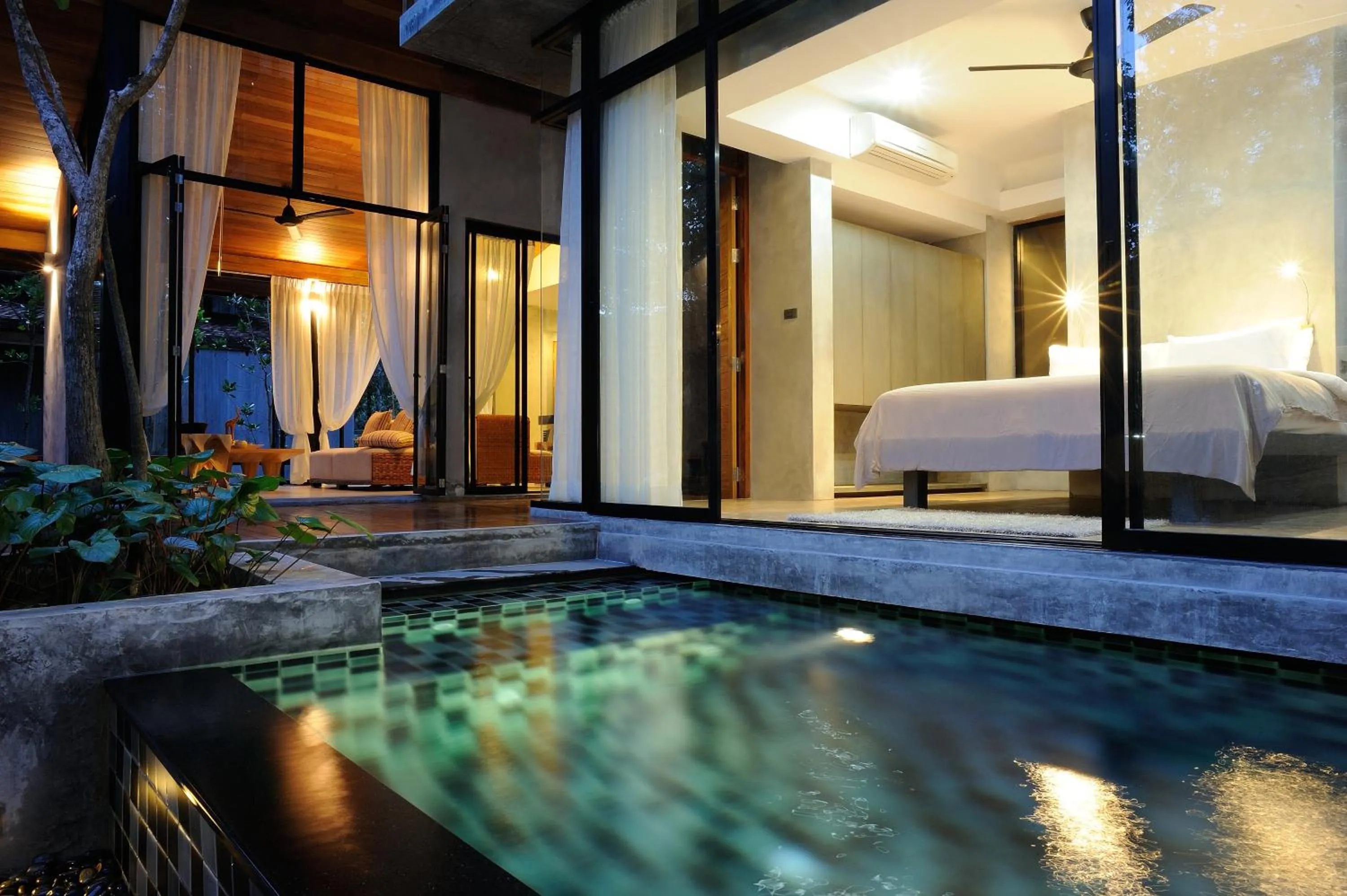 Swimming pool in Villa Thalanena By The Beach