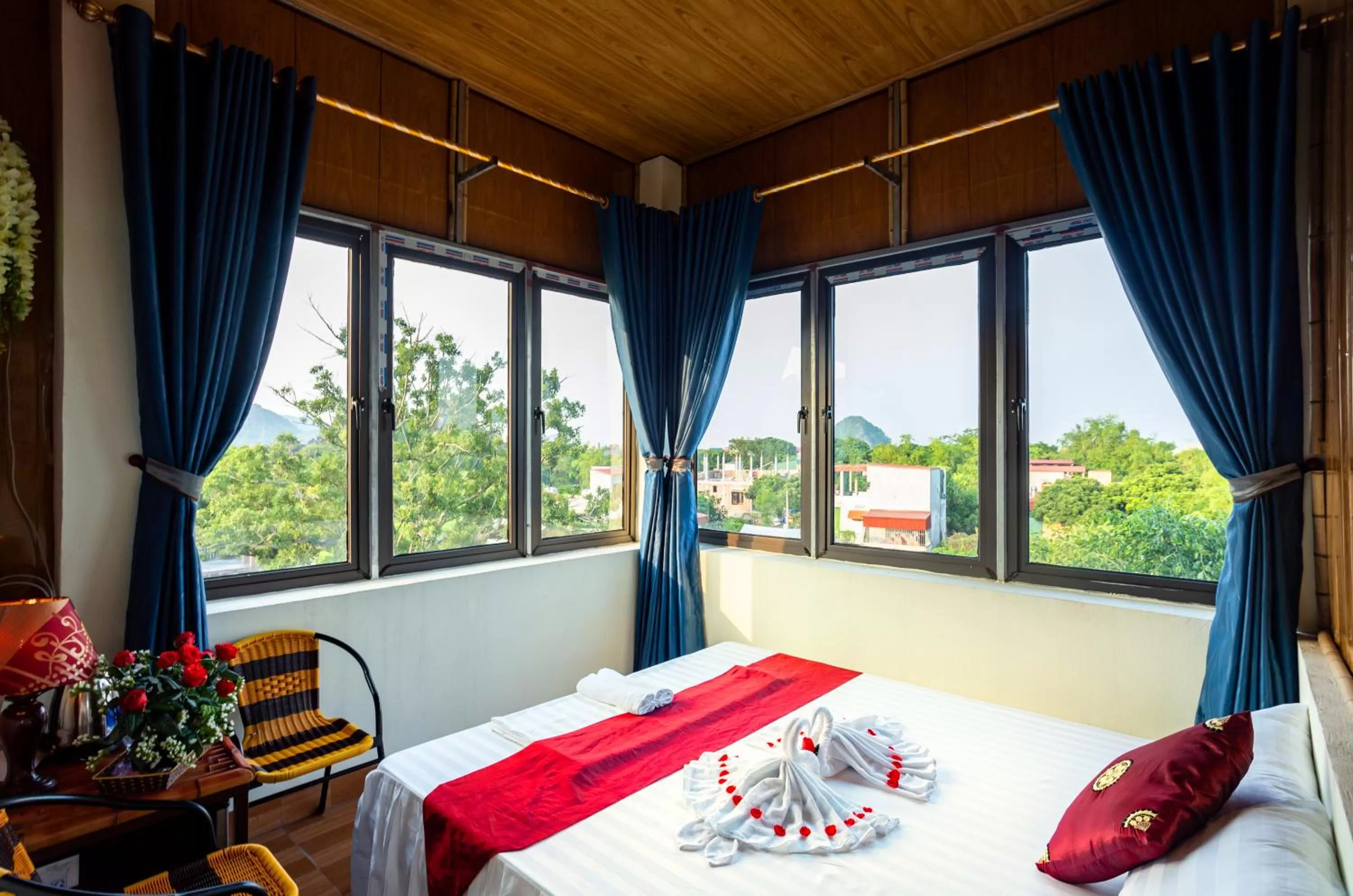 Hang Mua Central Homestay