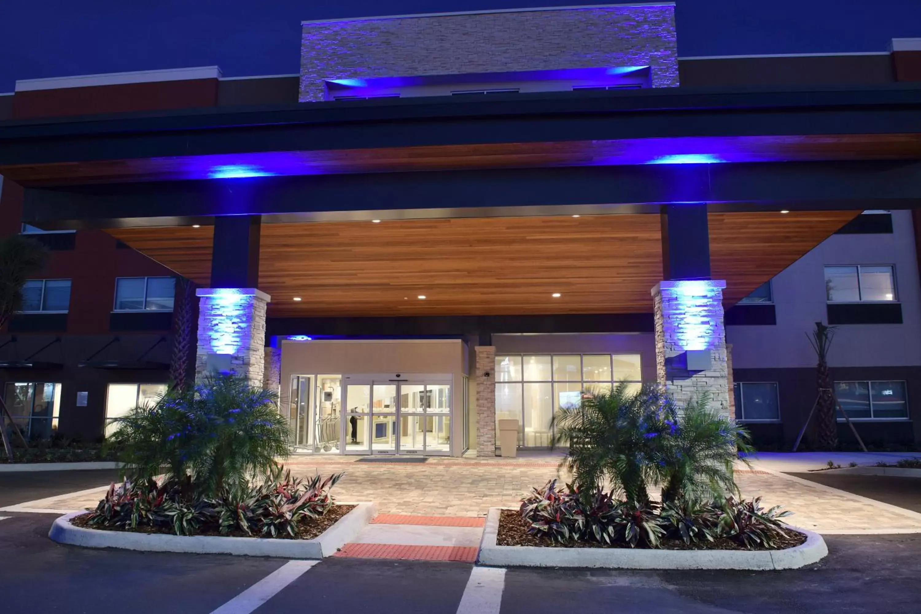 Facade/entrance in Holiday Inn Express & Suites - Orlando - Lake Nona Area, an IHG Hotel
