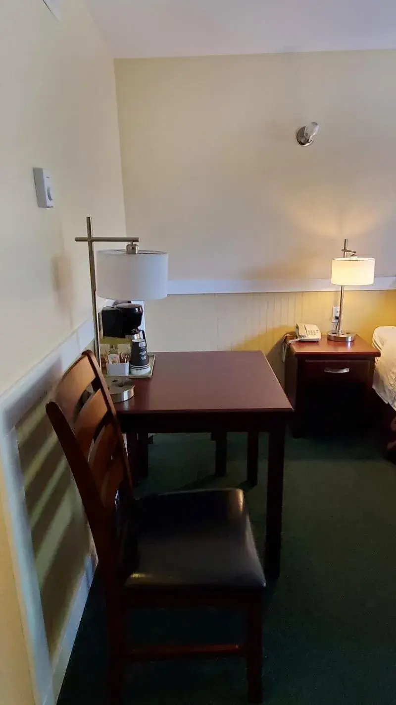 Other, Dining Area in Comox Valley Inn & Suites
