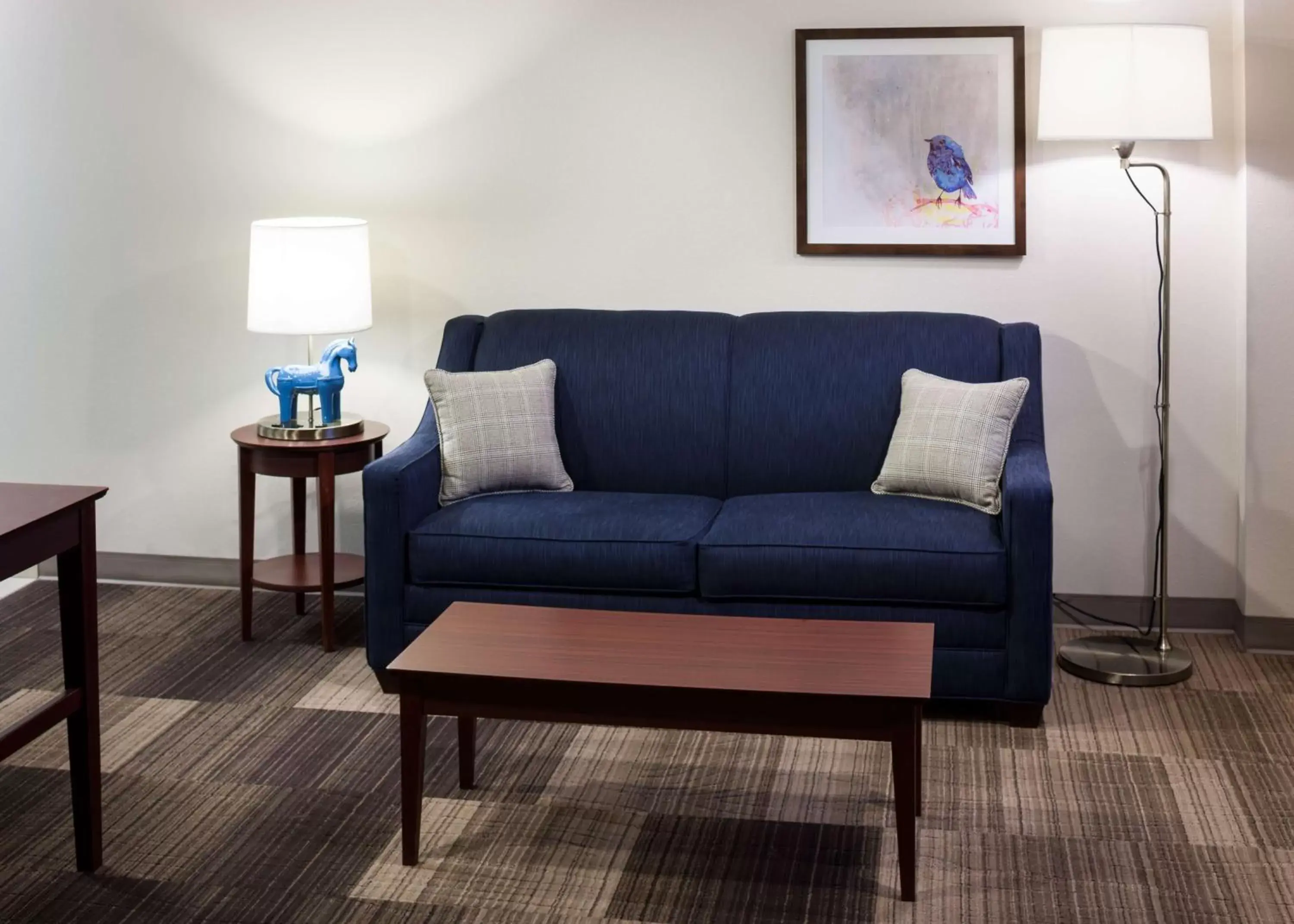 Bed, Seating Area in Hampton Inn & Suites Boise-Downtown
