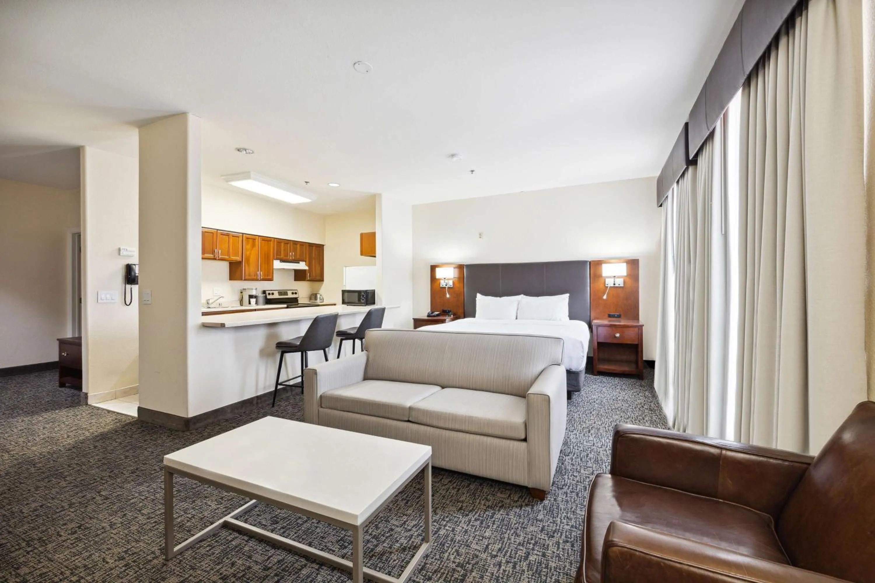 Photo of the whole room, Bed in Best Western Plus Downtown Inn & Suites