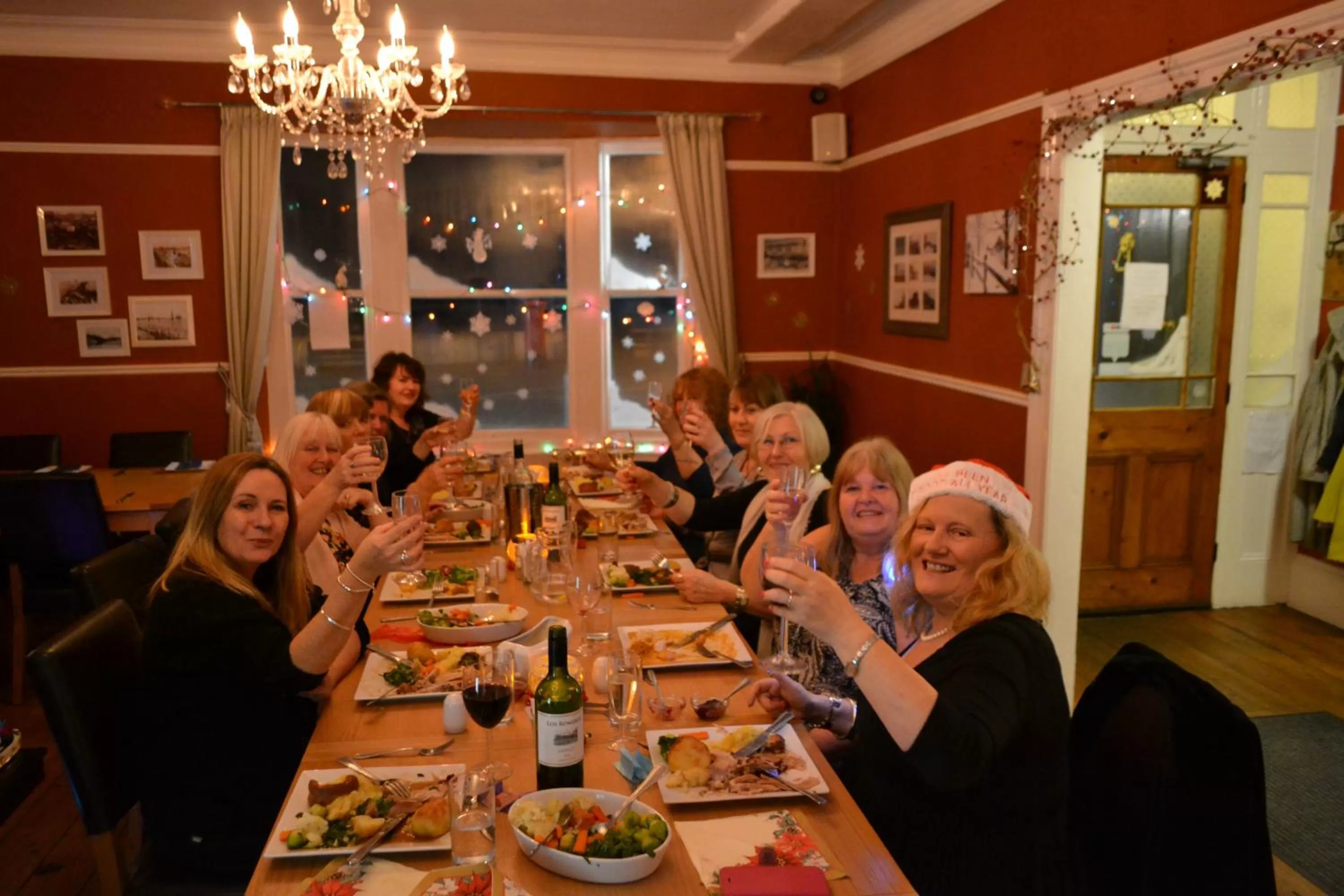 Restaurant/places to eat in Waterfront Hotel