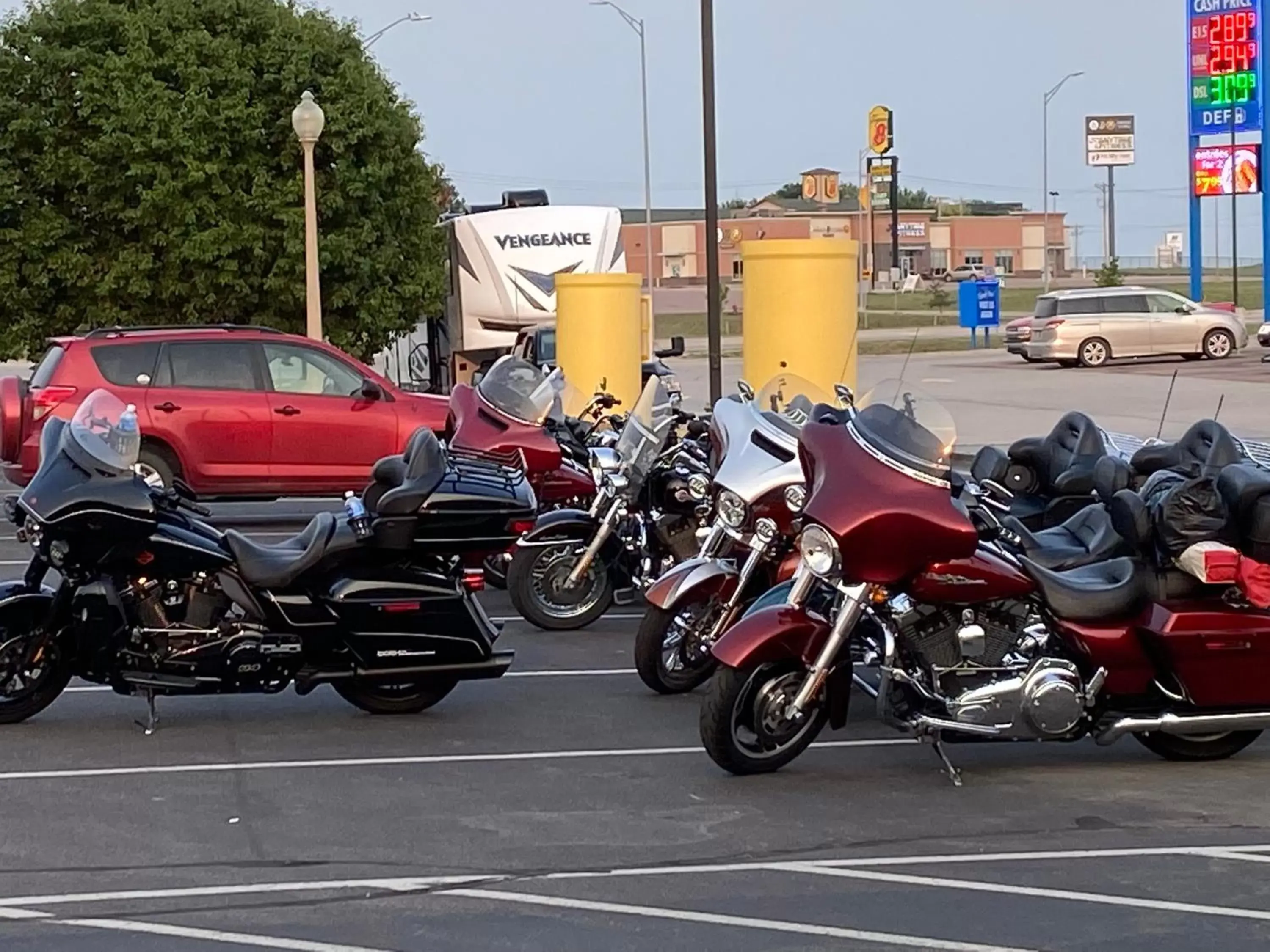 Parking in Thunderbird Lodge