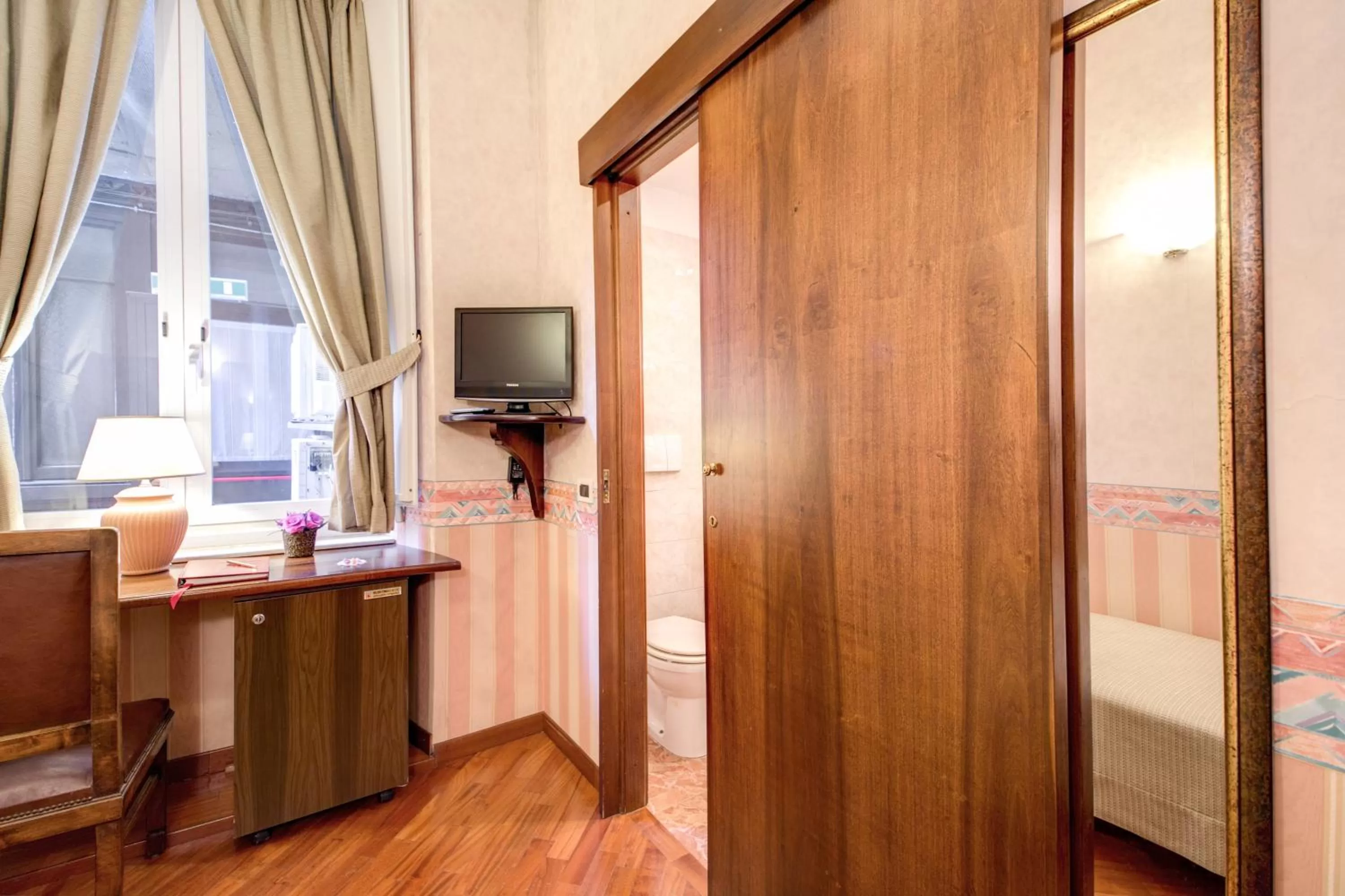 Bedroom, Bed in Hotel St. Moritz