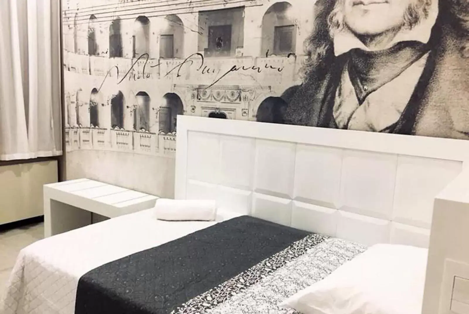 Bed in Al Giordano