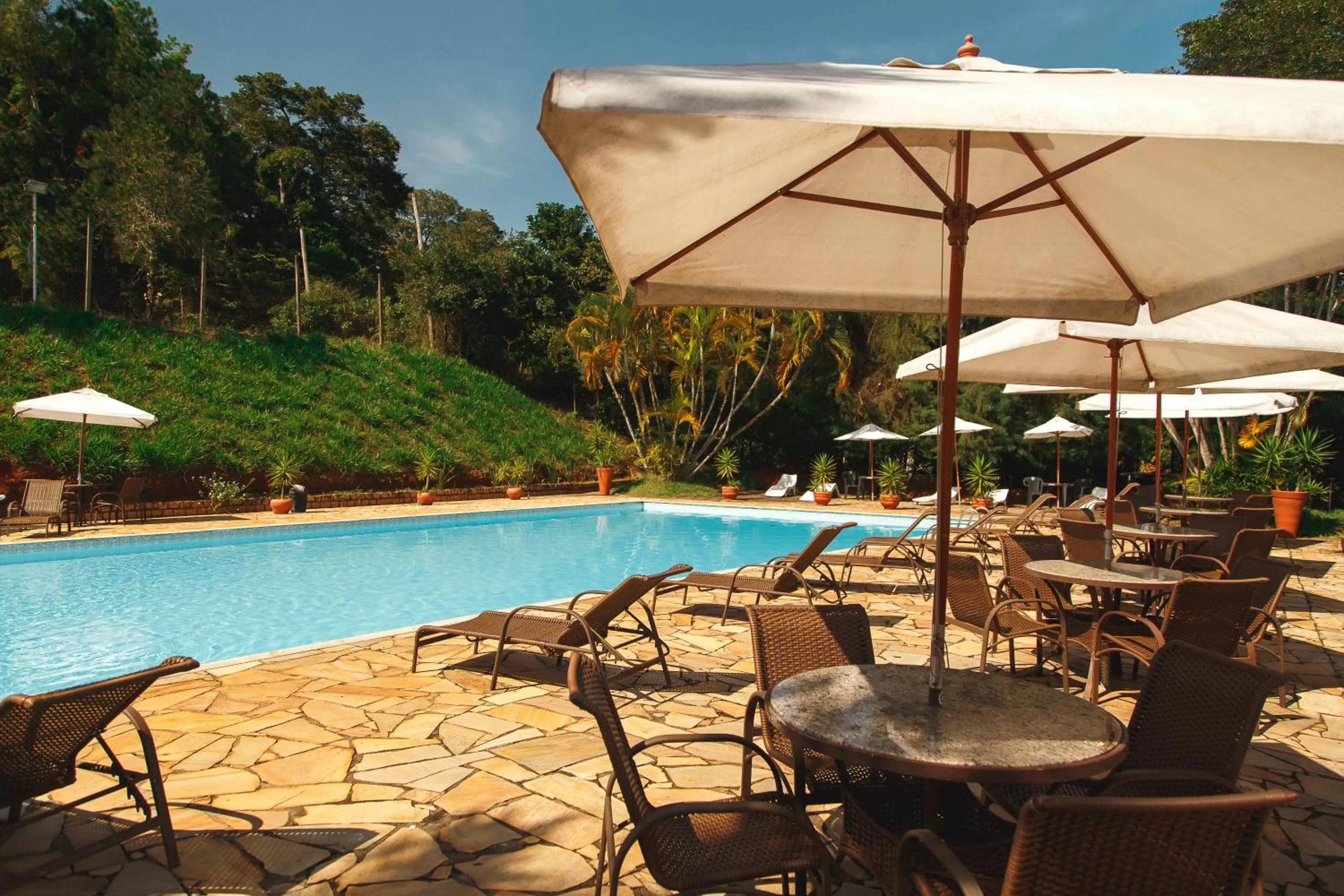 Swimming pool in Pousada Le Sapê