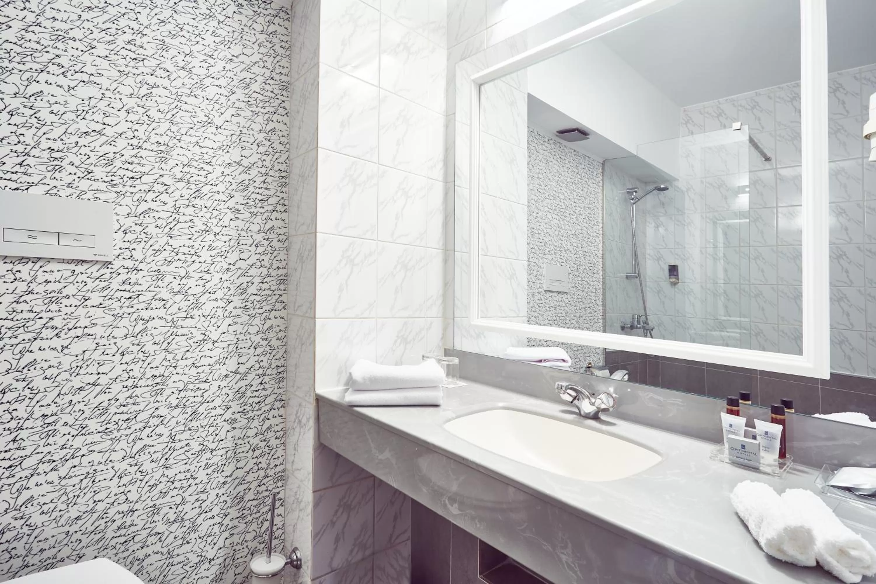 Bathroom in Continental Forum Tirgu Mures