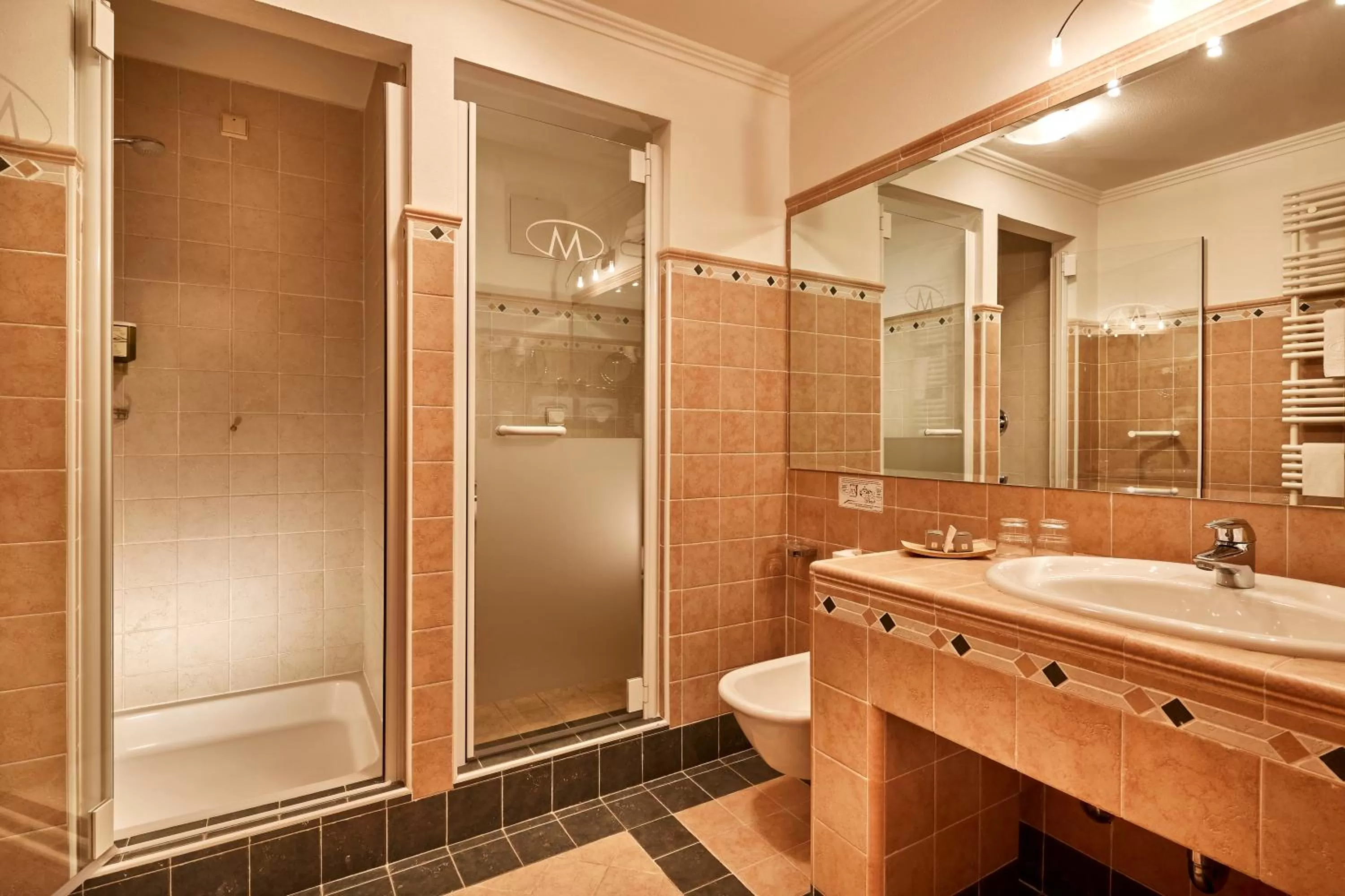 Shower in Hotel Marmolada