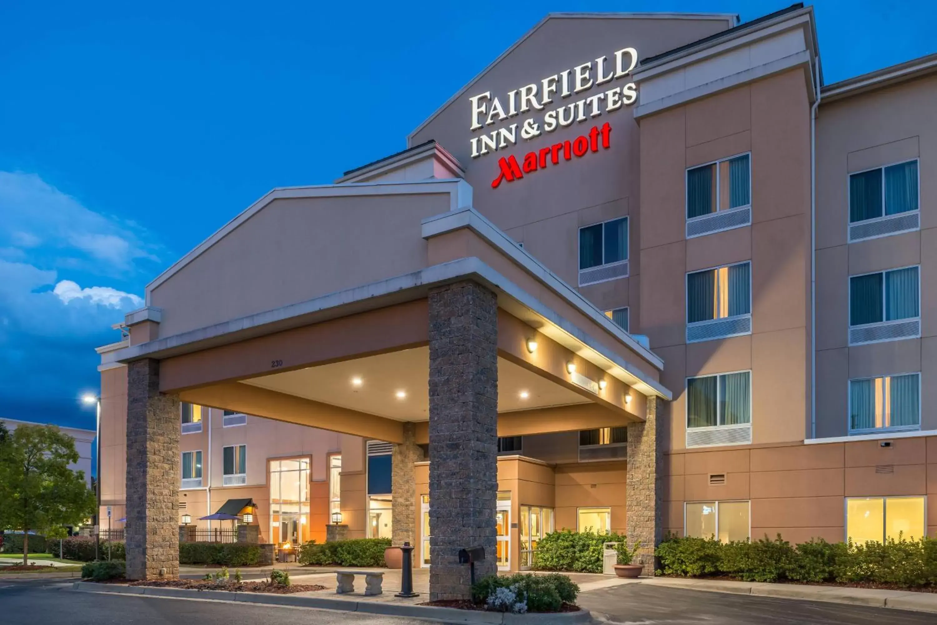 Property Building in Fairfield Inn and Suites by Marriott Birmingham Pelham/I-65