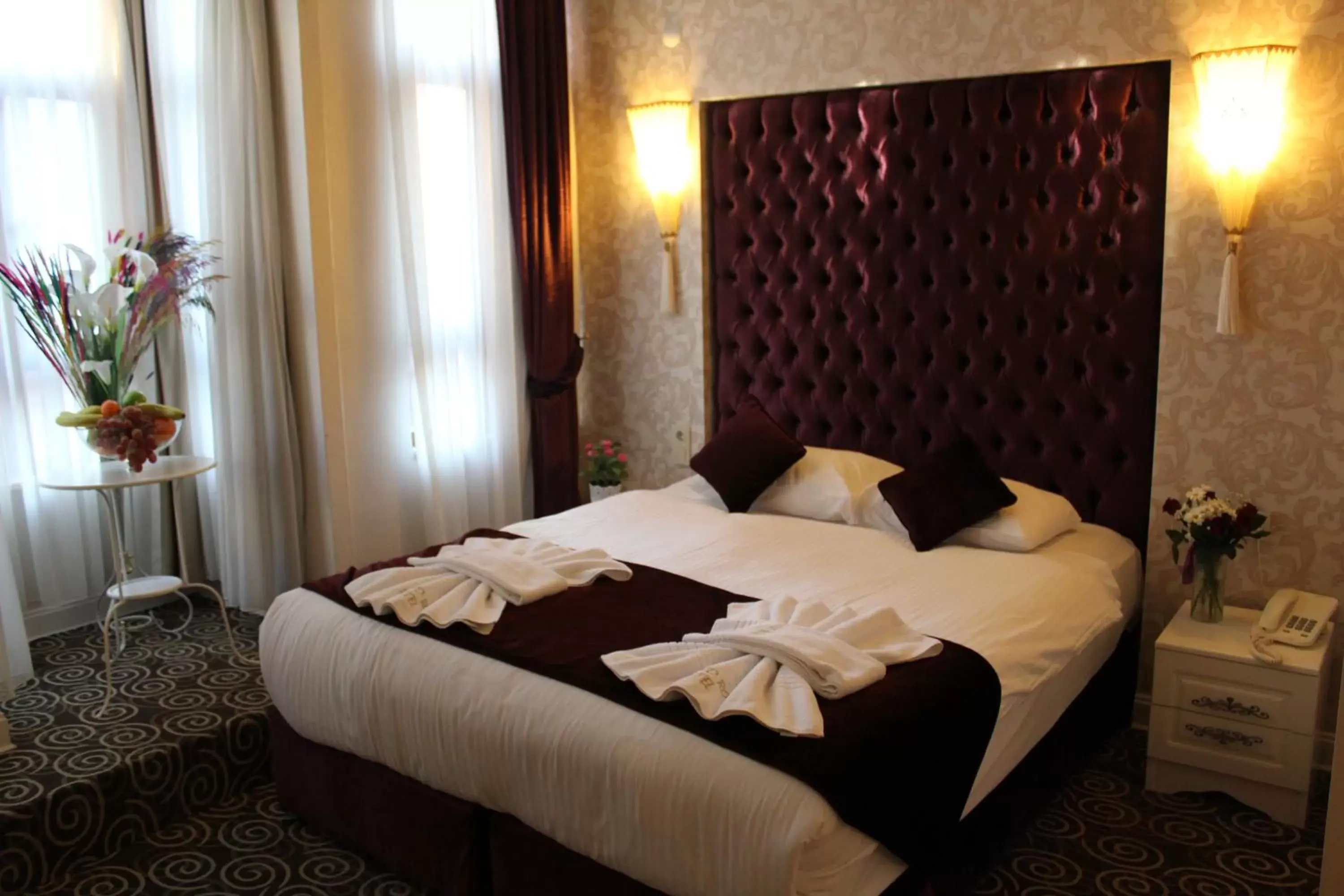 Bedroom, Bed in Diamond Royal Hotel