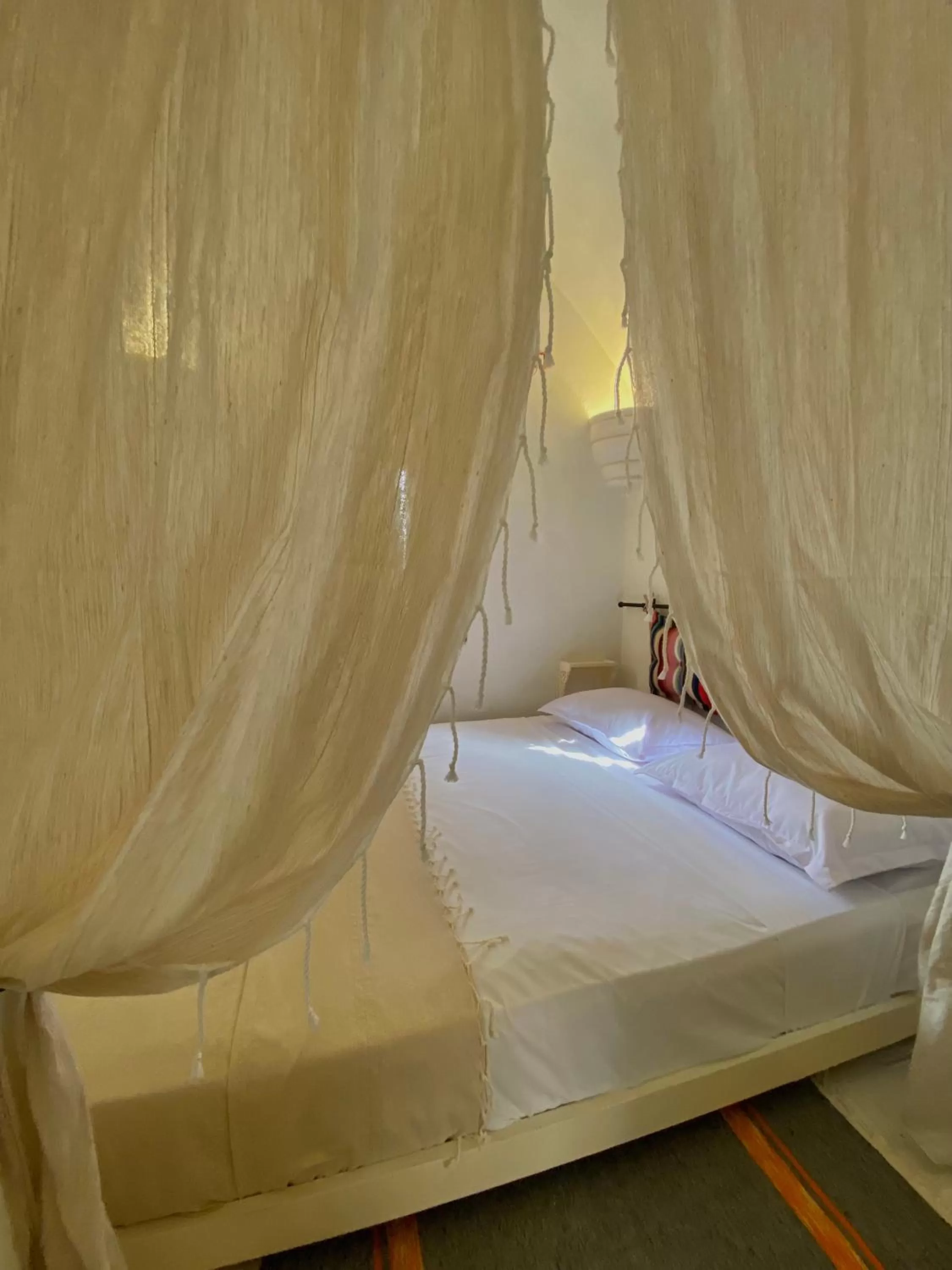 Bed in Djerba Authentique