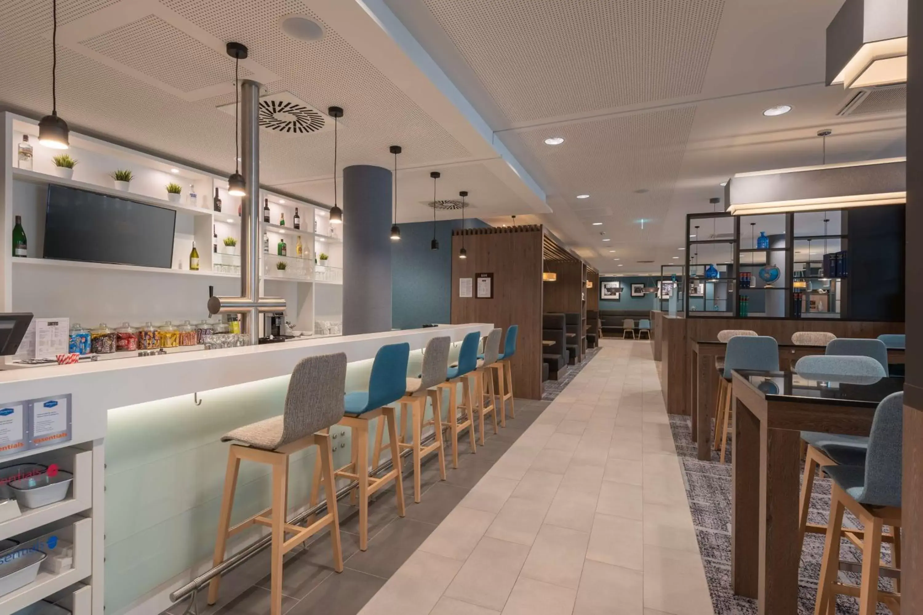 Lounge or bar, Restaurant/Places to Eat in Hampton by Hilton Düsseldorf City Centre