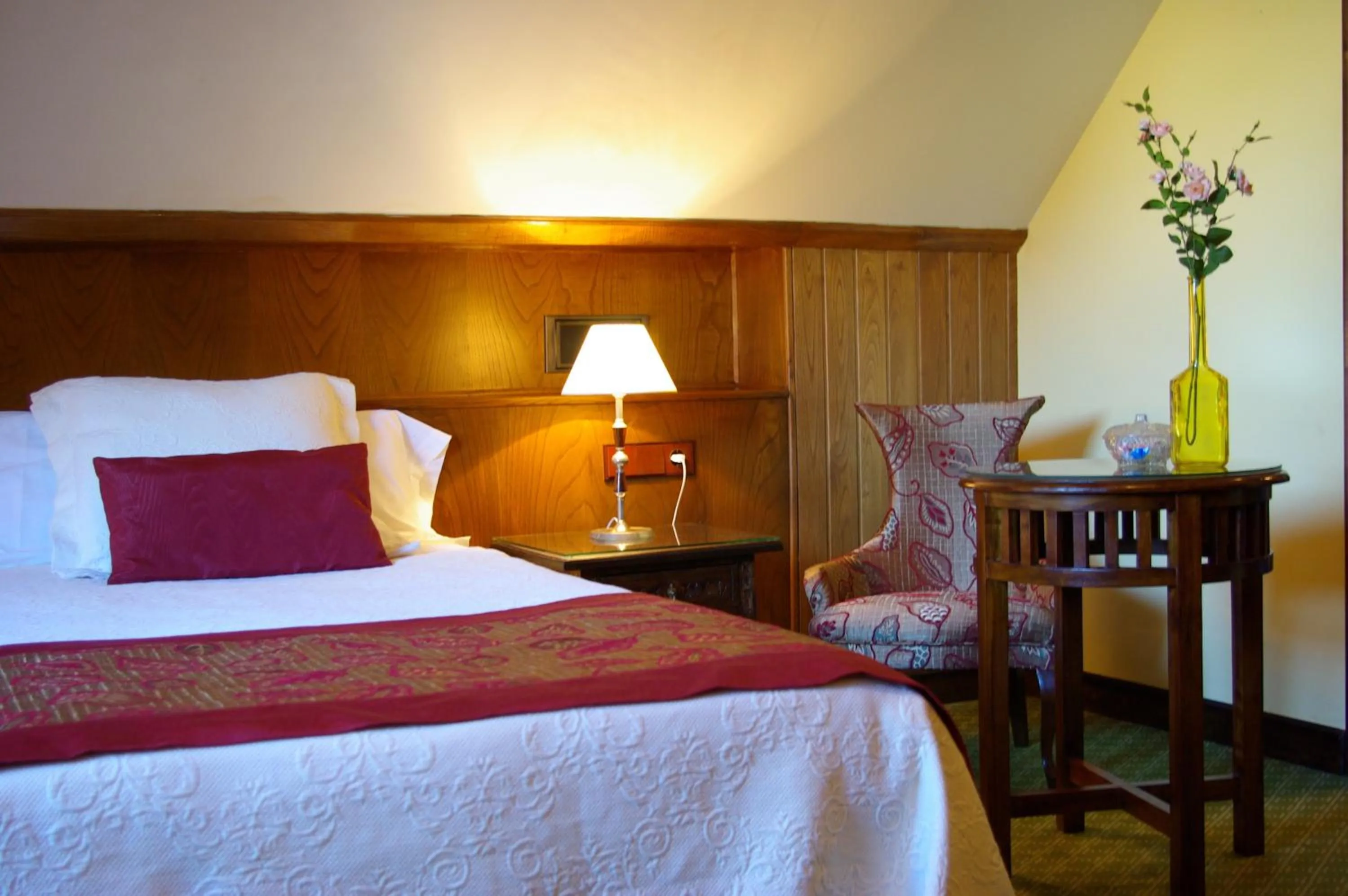 Photo of the whole room, Bed in Palacio Arias