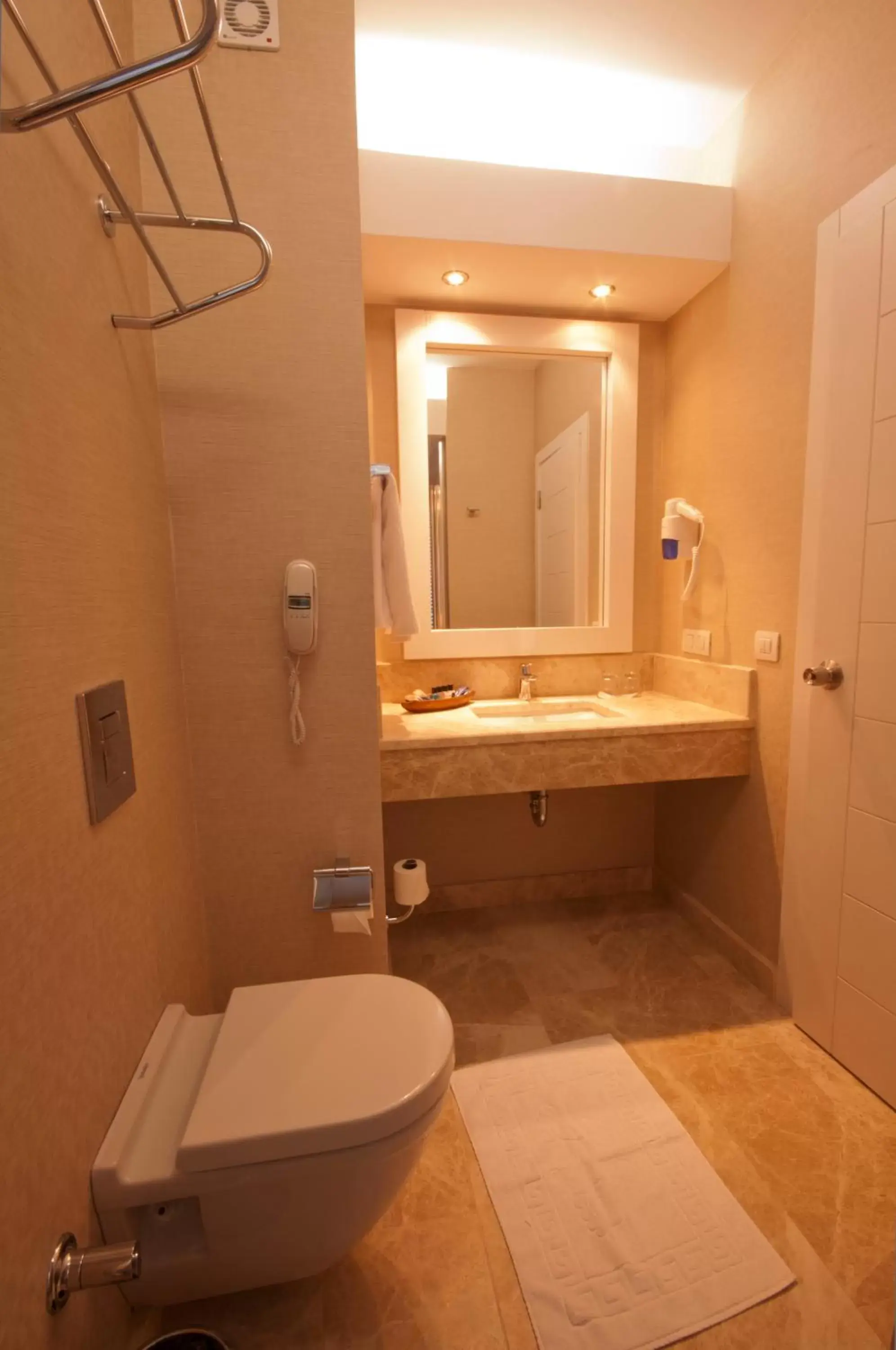 Shower, Bathroom in Alesta Yacht Hotel