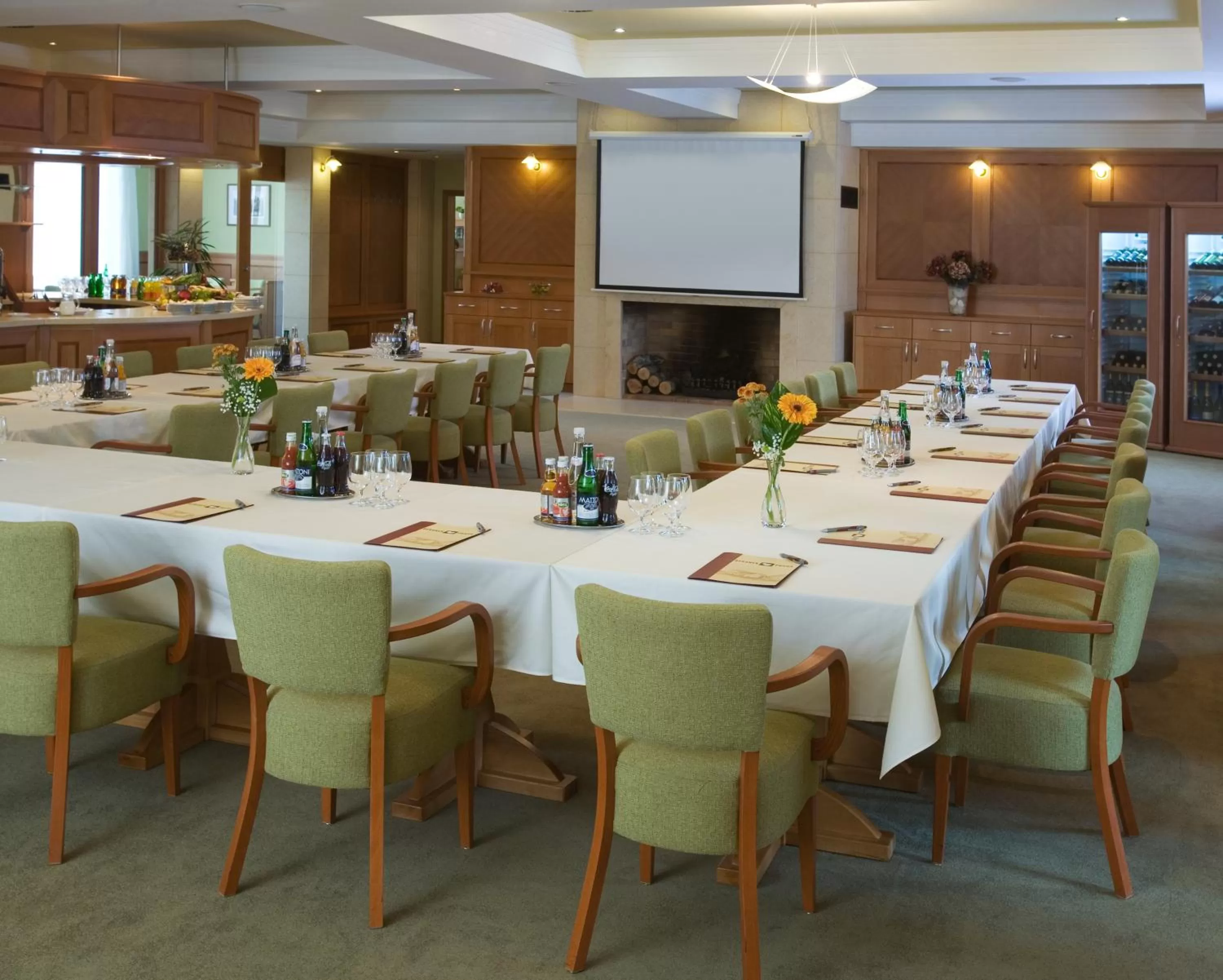 Business facilities in Dolce Villa