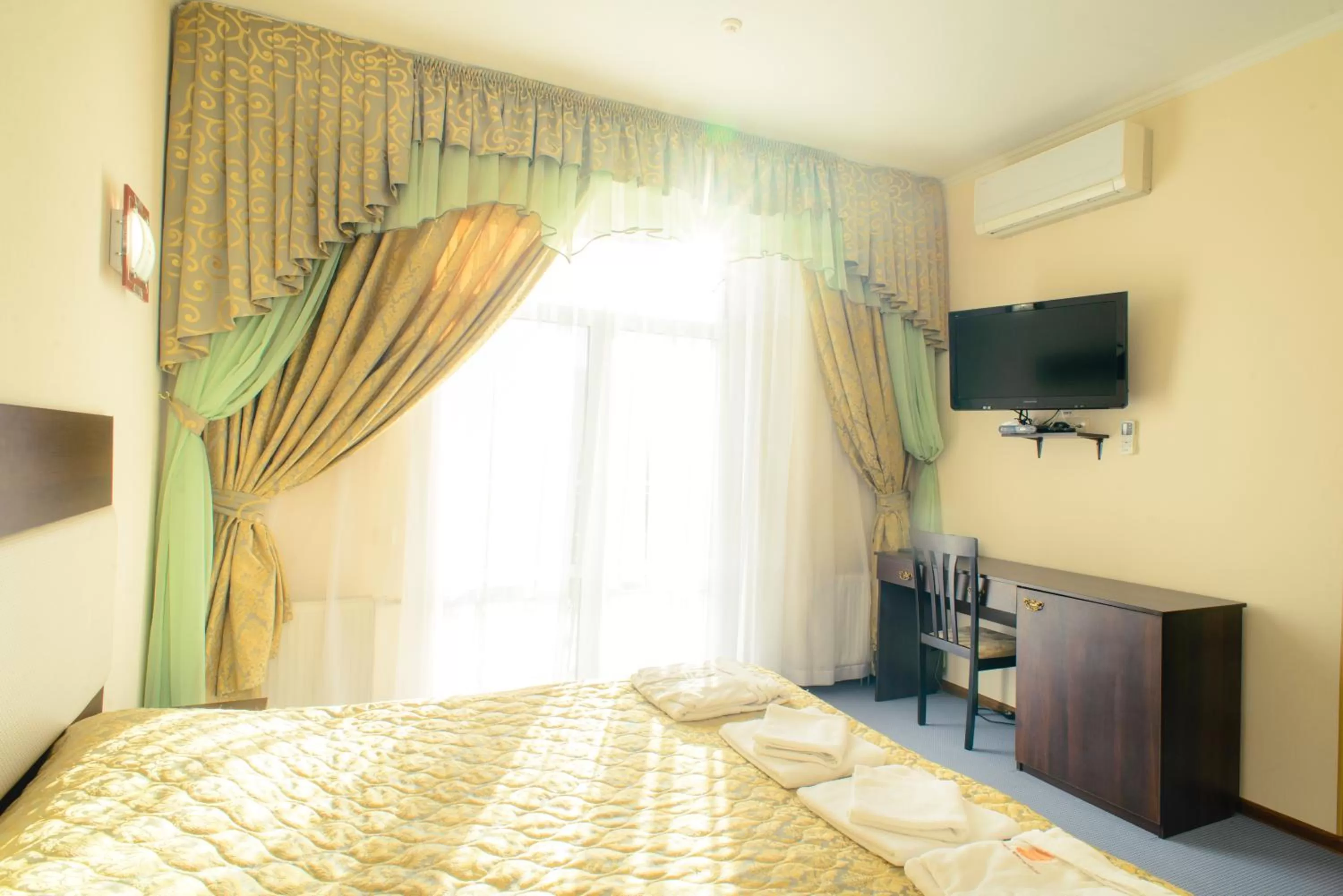 Other, TV/Entertainment Center in Petrovskyi Brovar