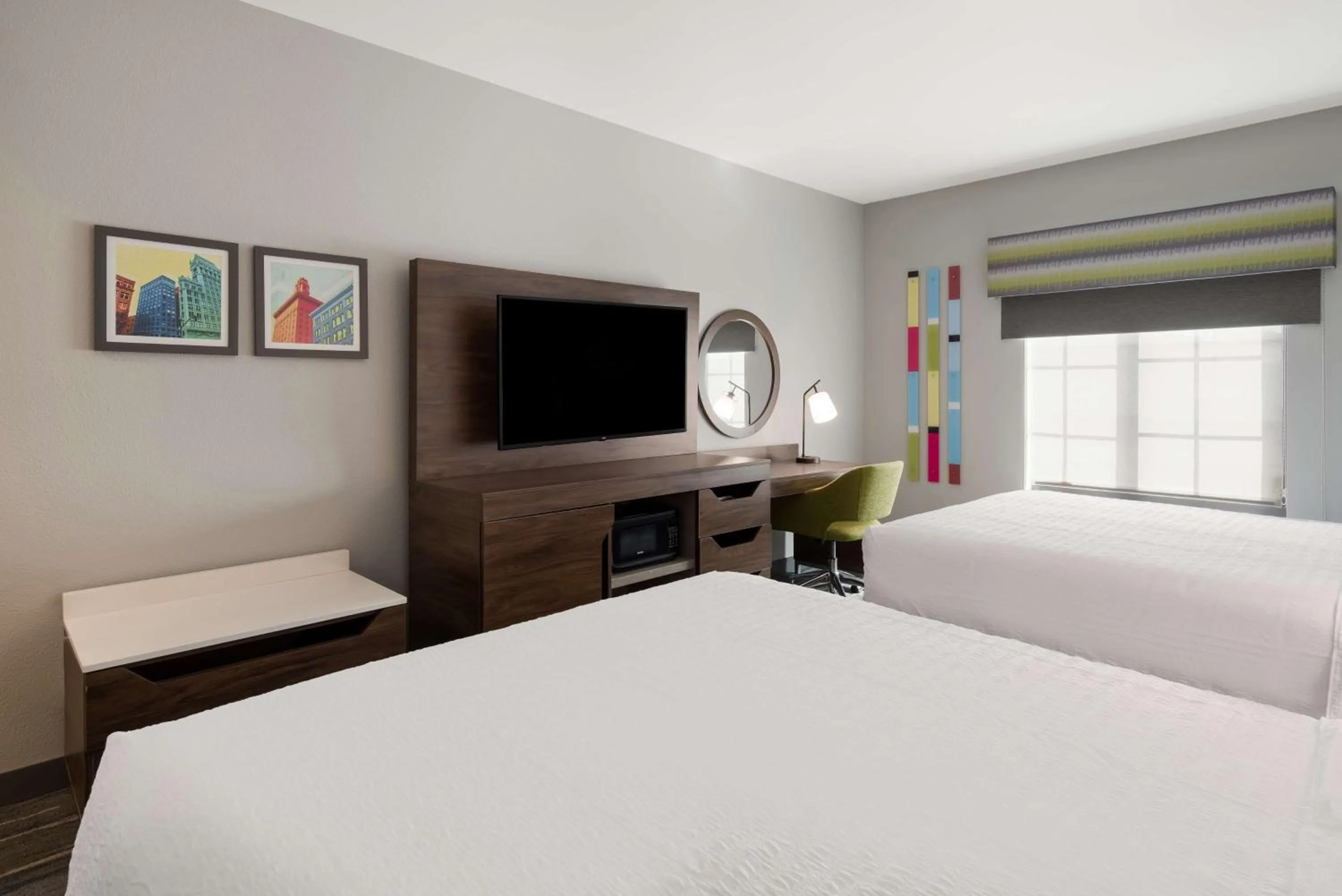 Bed in Hampton Inn Concord