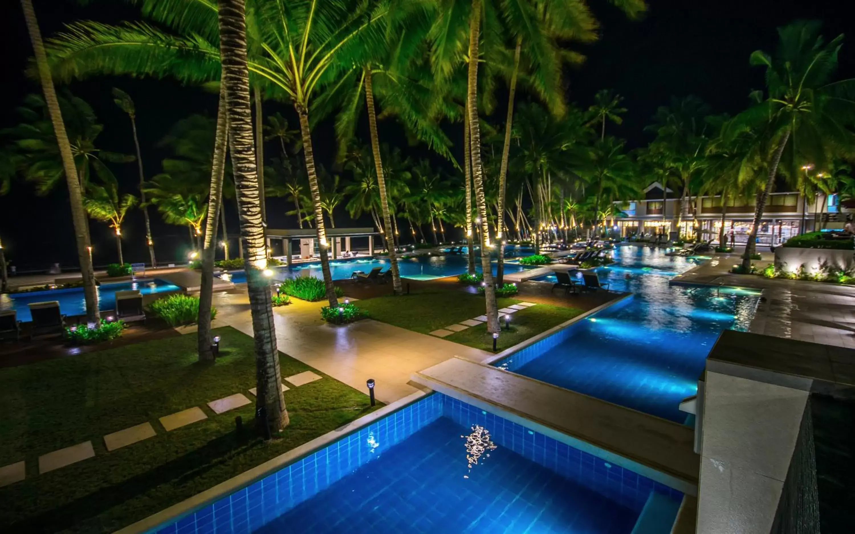 Swimming pool, Pool View in Henann Resort Alona Beach