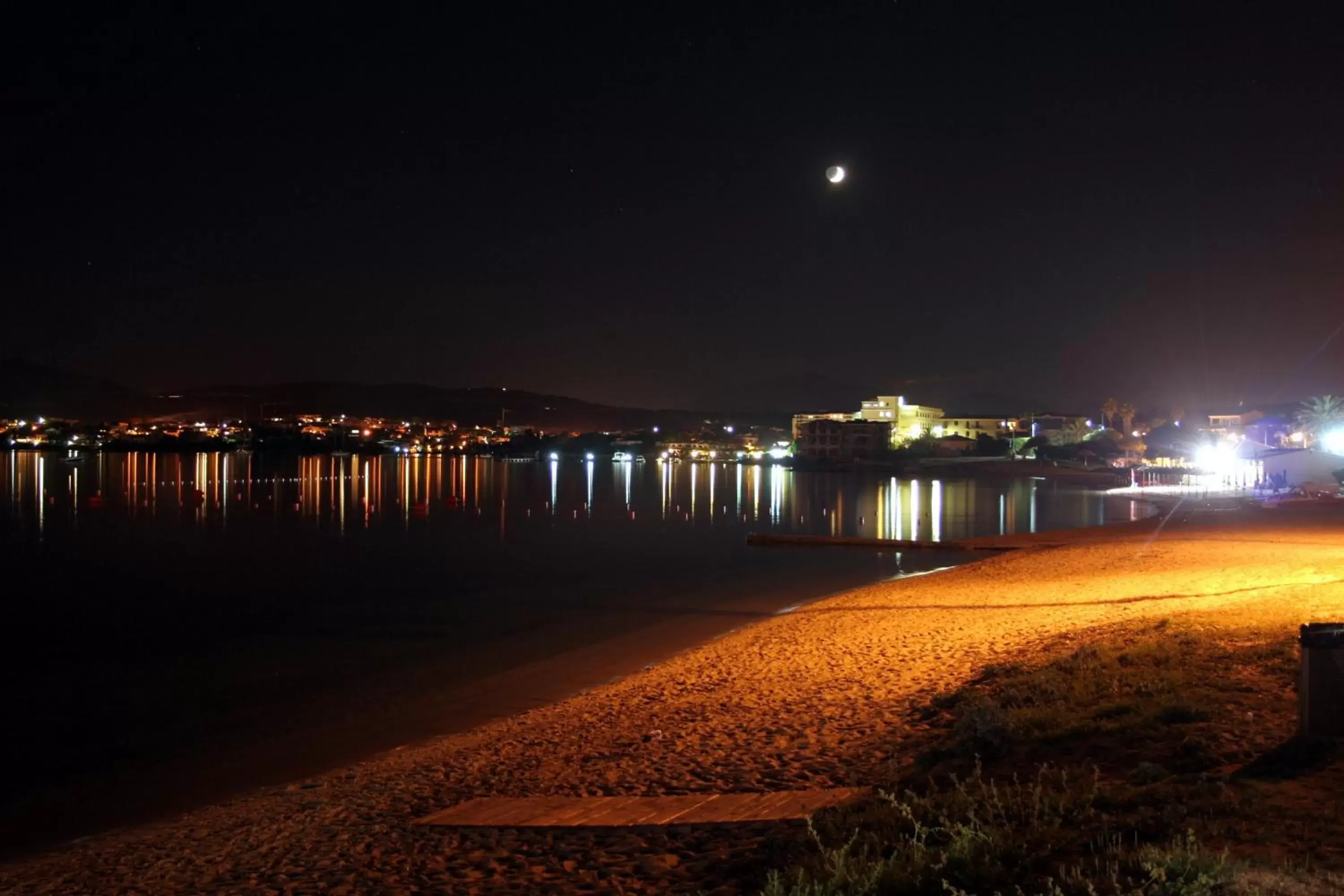 Night, Beach in Hotel Tabby