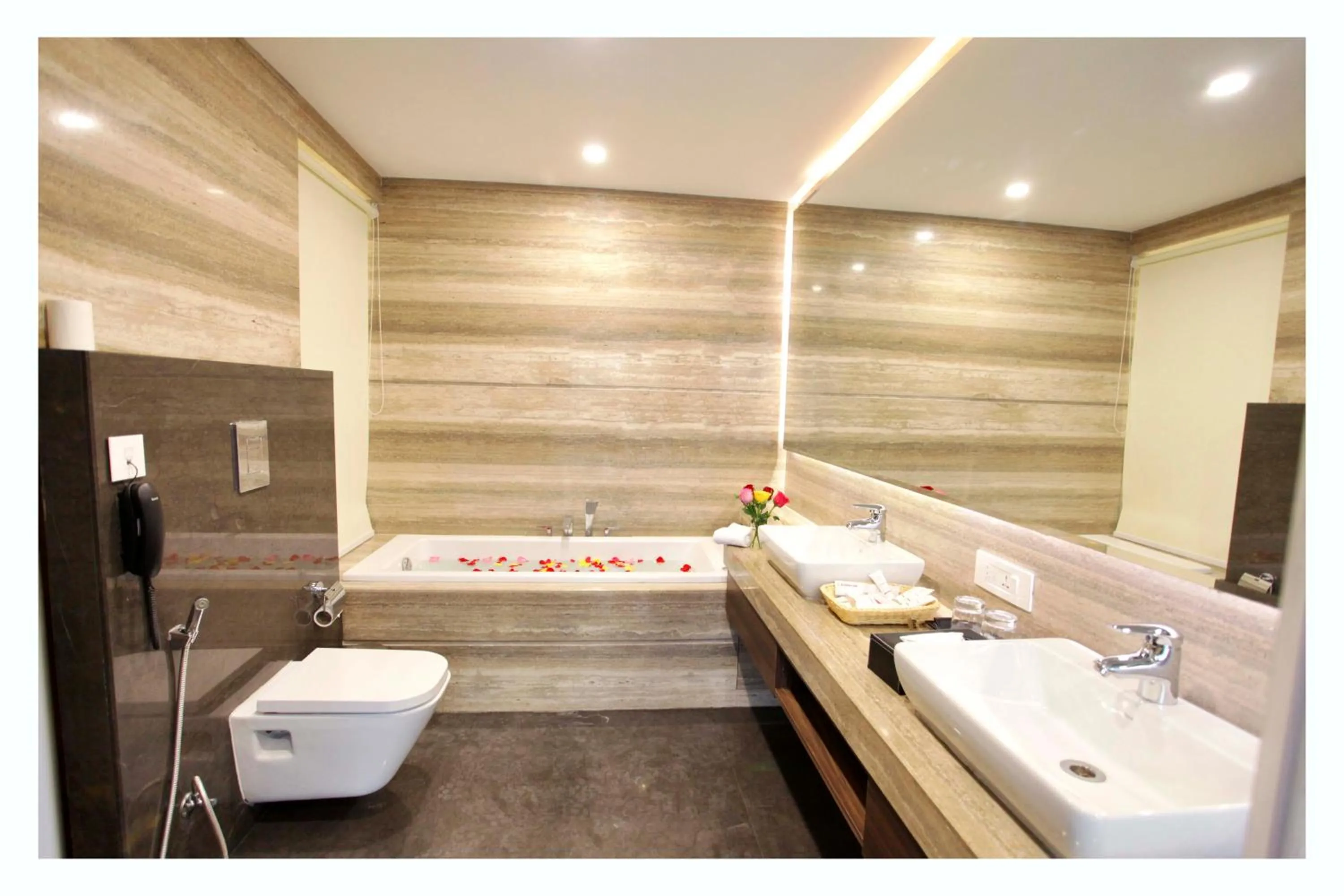 Bathroom, Bed in Kaisons Inn (Near Apollo Hospital)